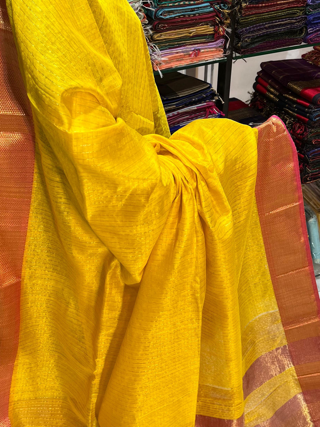 Traditional Pure Maheshwari Handwoven Zari Chexs Saree.