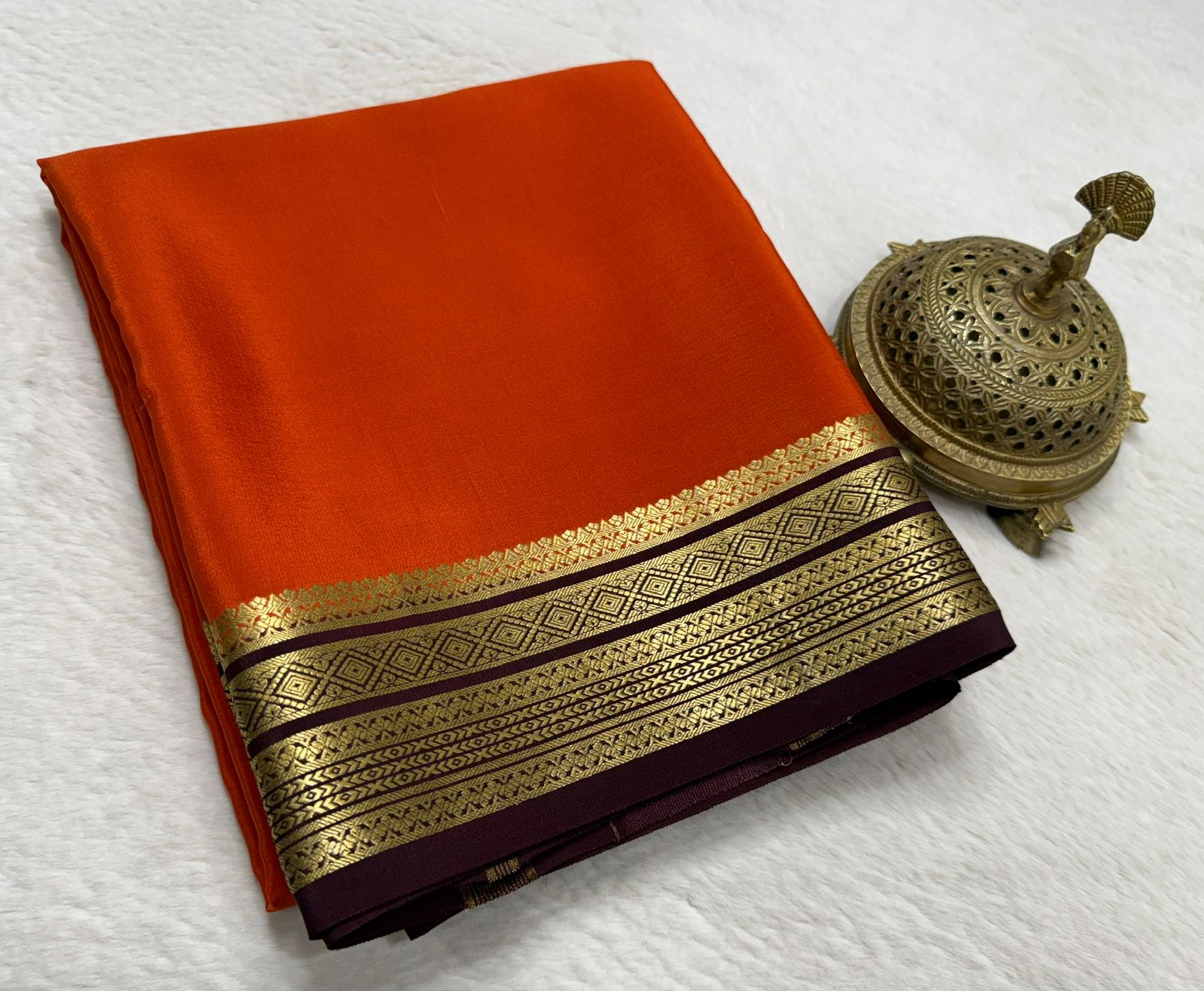 Pure Mysore Handloom Silk Saree with Traditional Border.