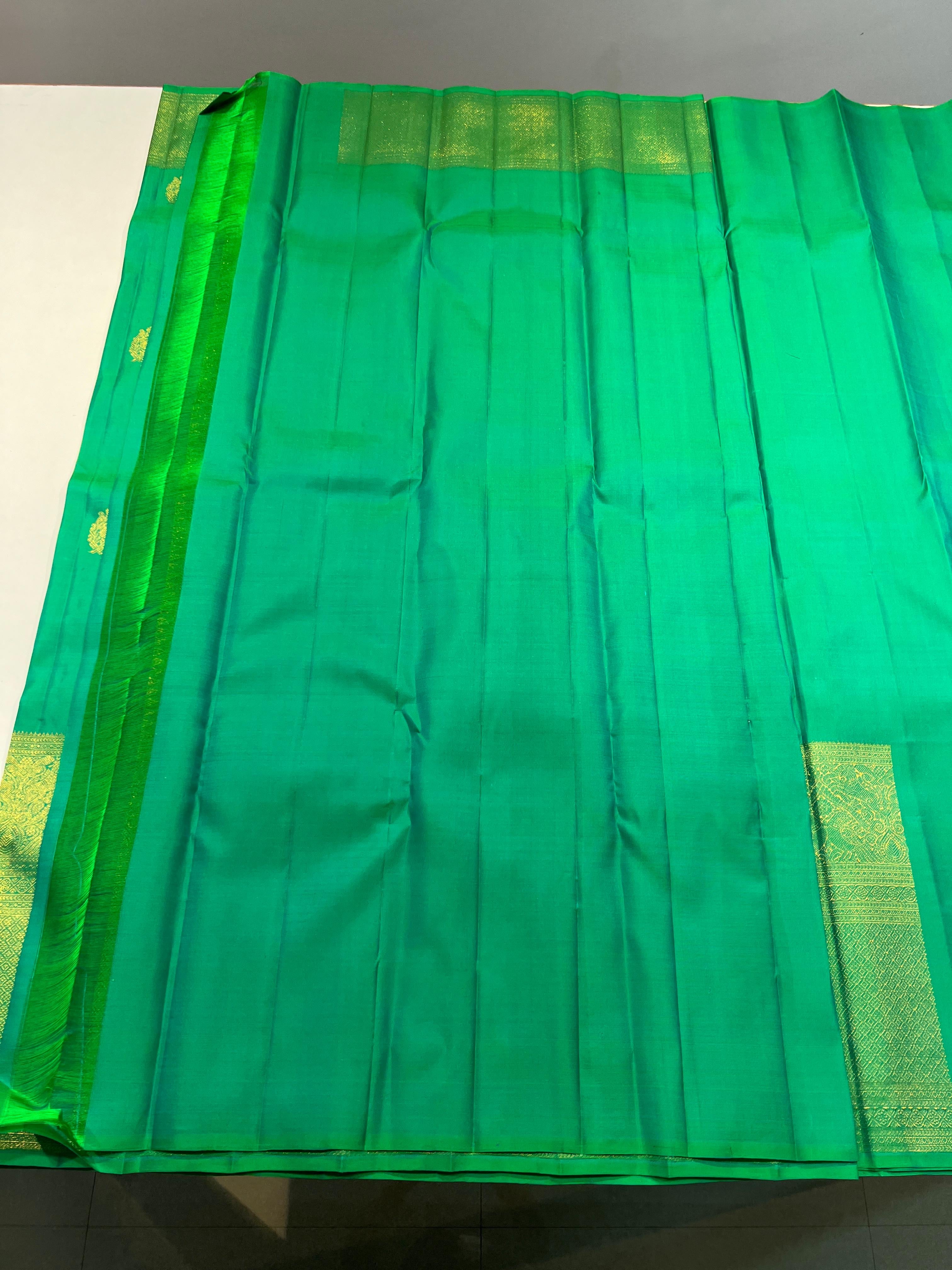 Pure Kanchipuram Handloom Turning Border Silk Saree