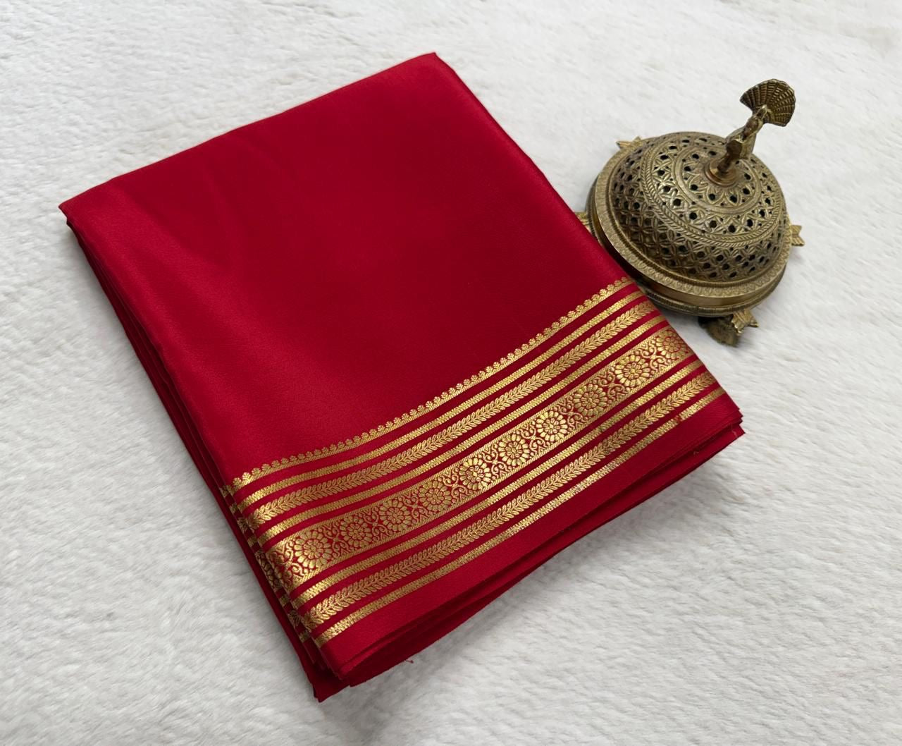 Pure Mysore Handloom Silk Saree with Traditional Border.