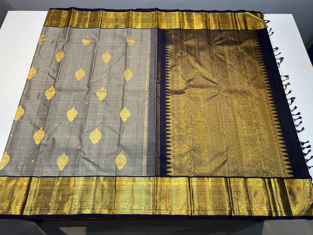 Pure Kanchipuram Handloom Vaira Oosi Silk Saree.