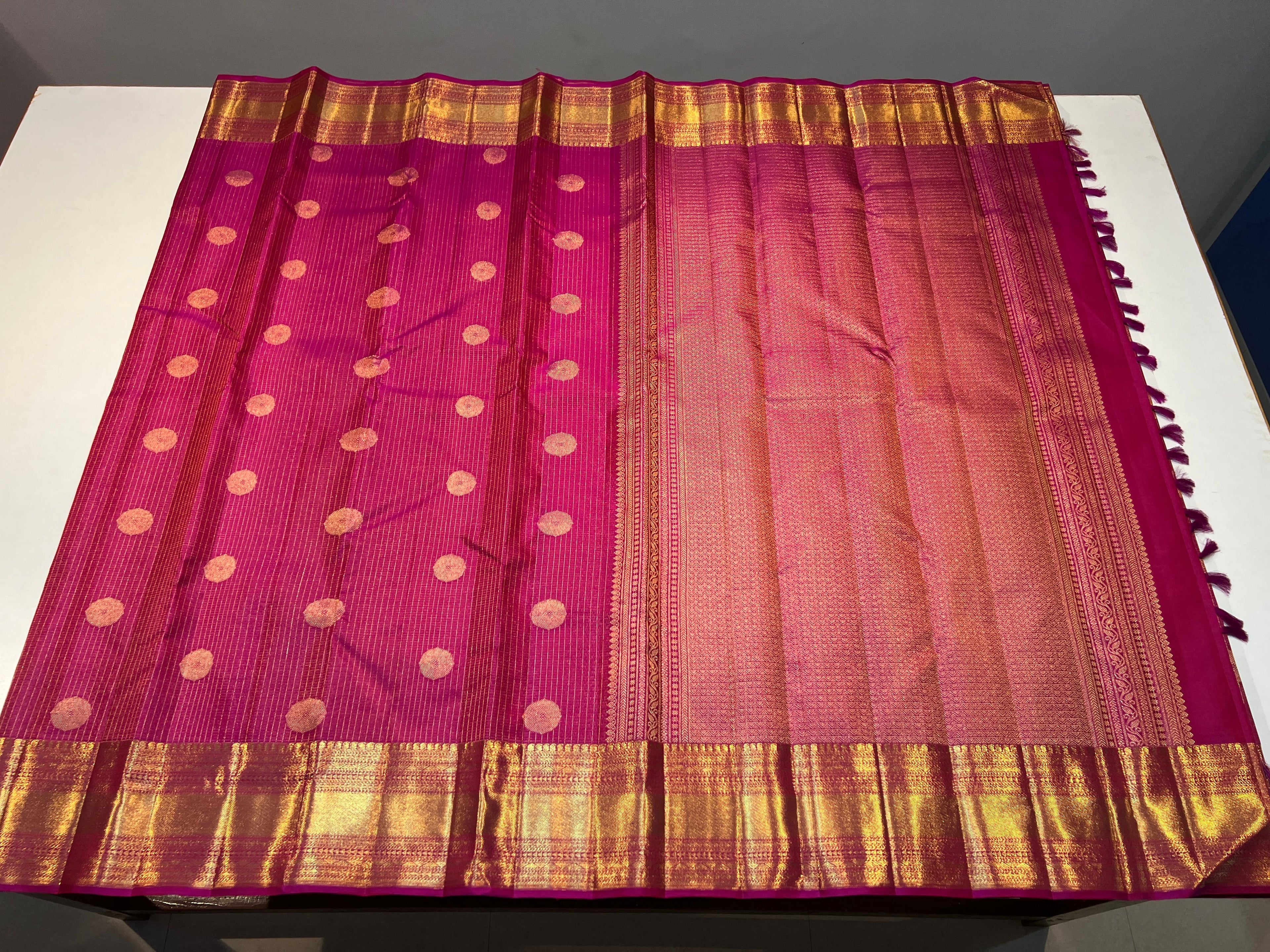 Pure Kanchipuram Handloom Vaira Oosi Silk Saree.