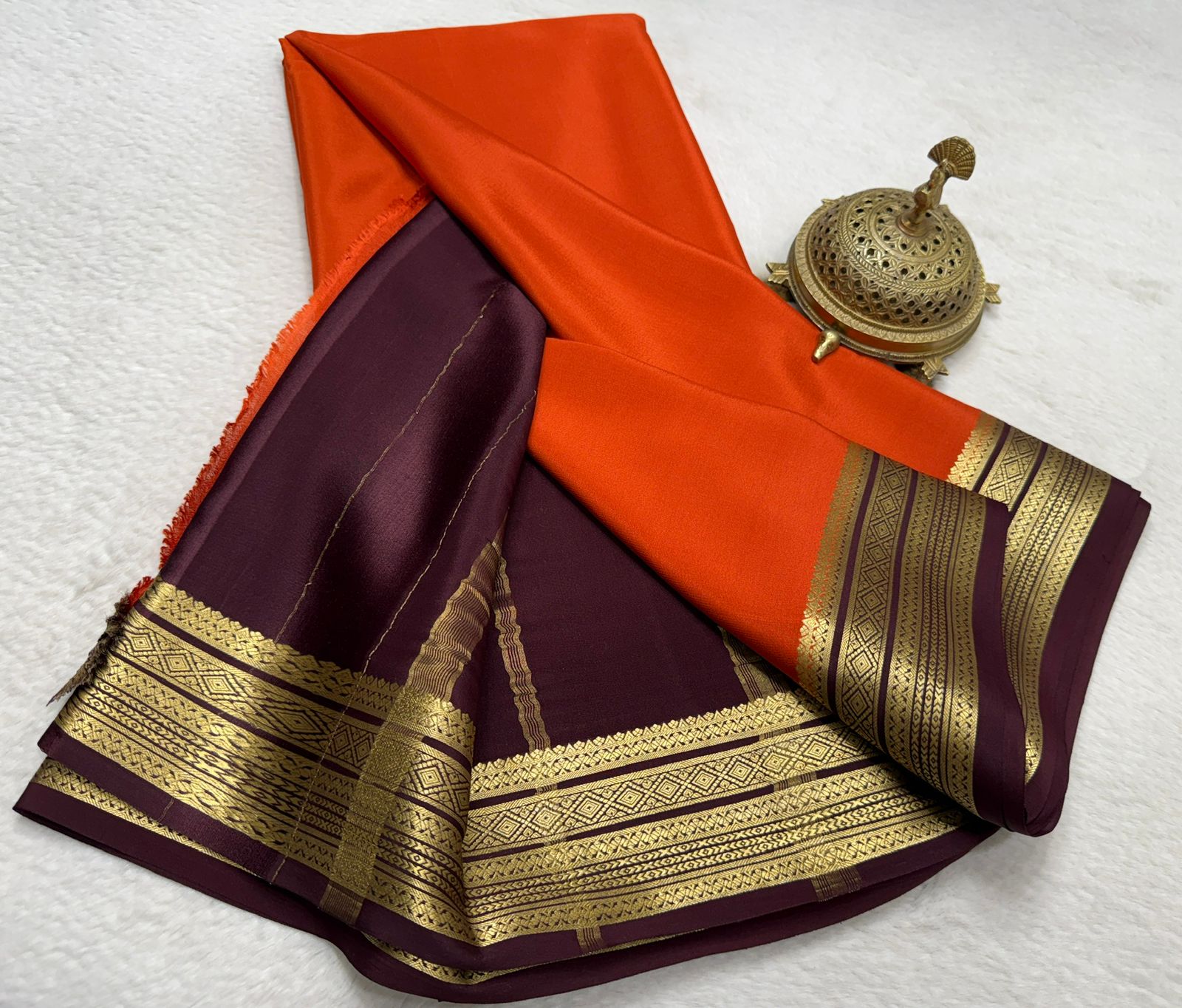 Pure Mysore Handloom Silk Saree with Traditional Border.