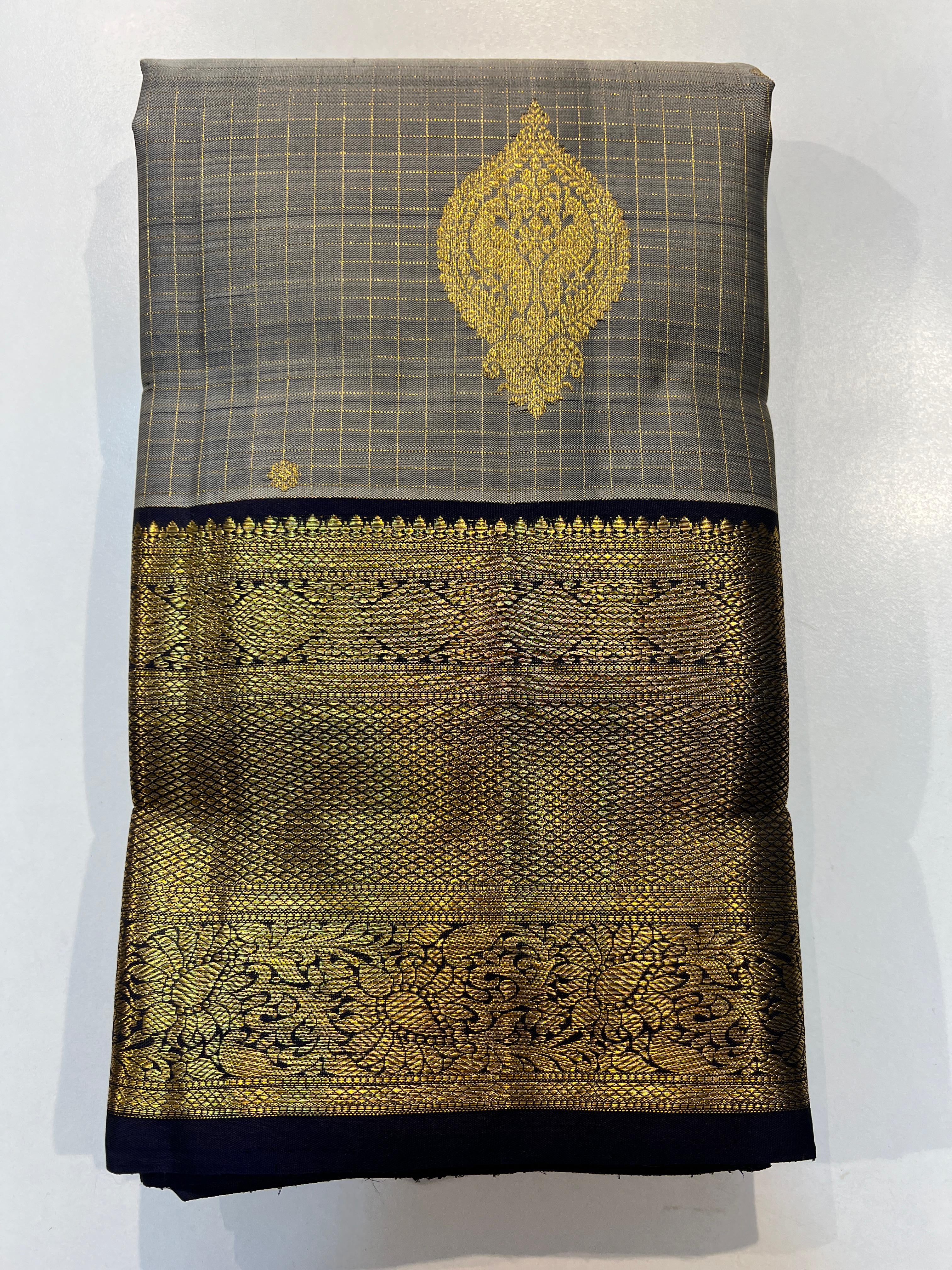 Pure Kanchipuram Handloom Vaira Oosi Silk Saree.