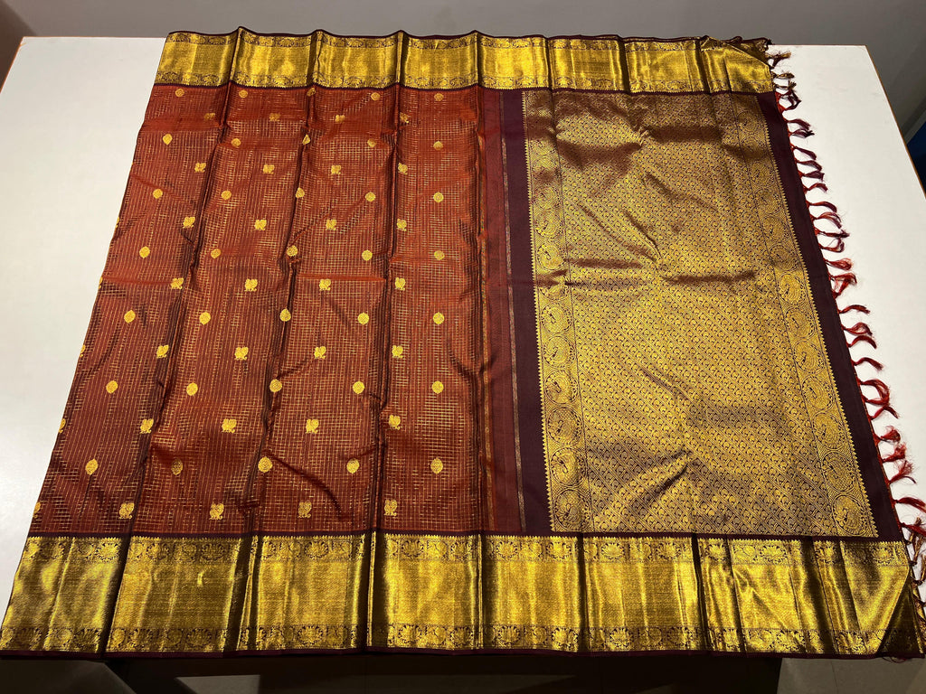 Kanchipuram Handloom Vaira Oosi Silk Saree with Gold Zari