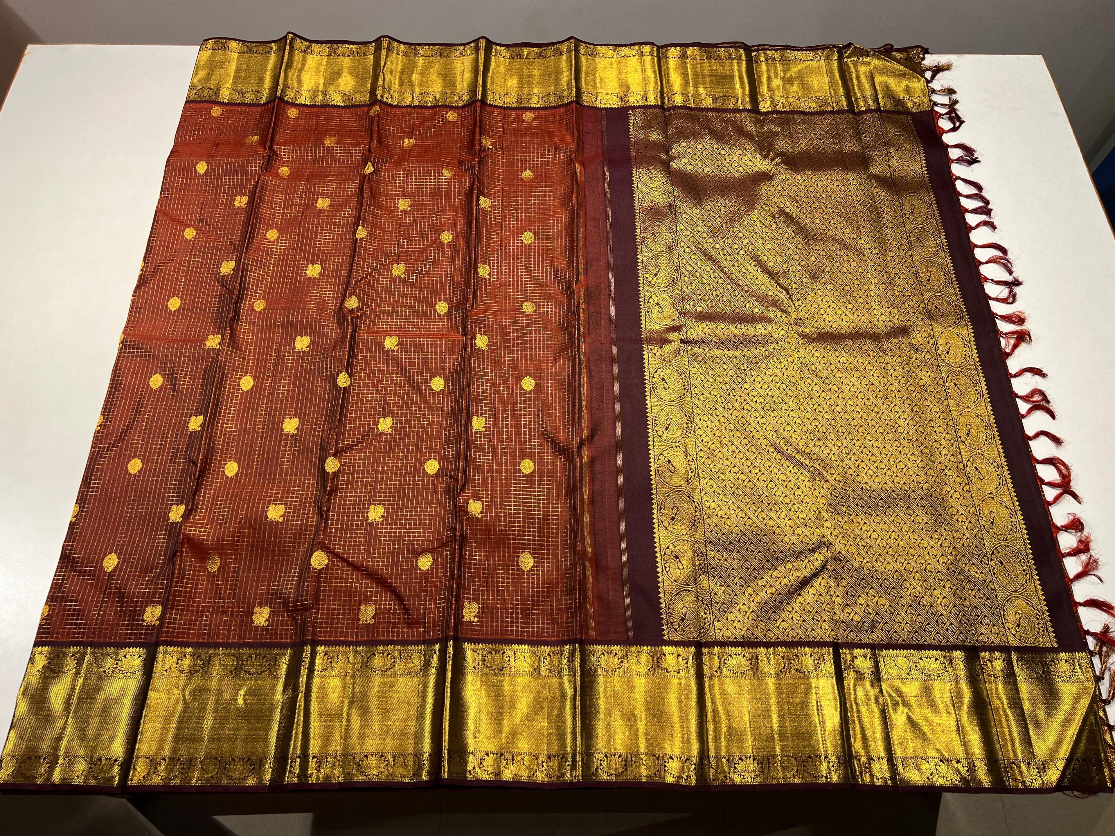 Kanchipuram Handloom Vaira Oosi Silk Saree with Gold Zari