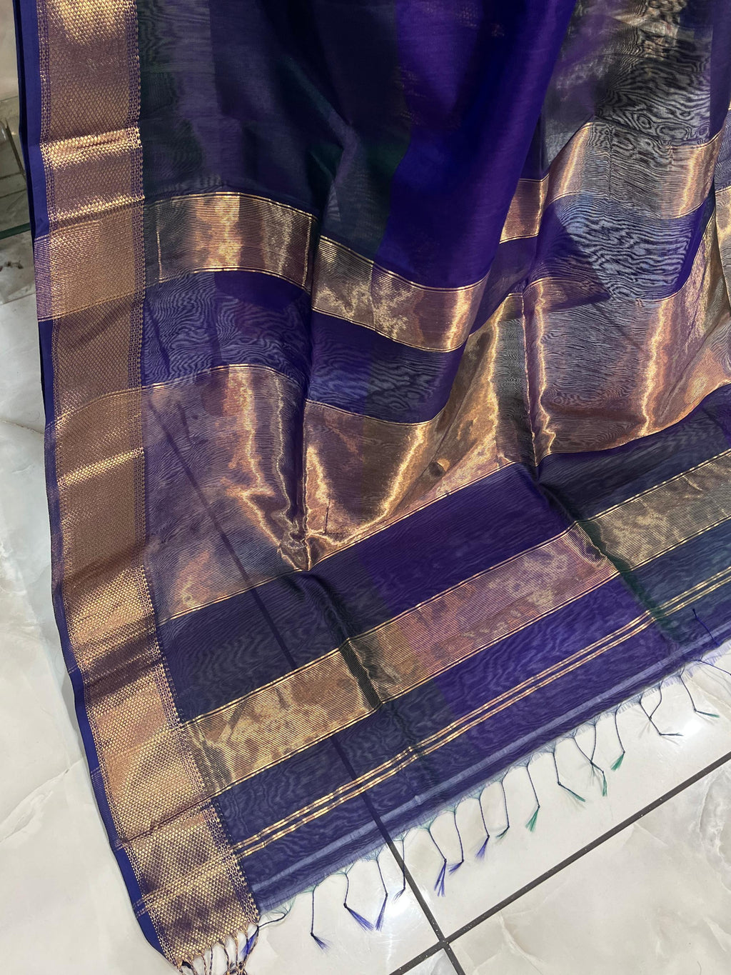 Pure Maheshwari Handwoven Shaded Saree.