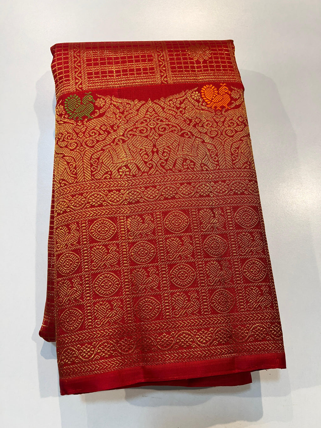 Pure Kanchipuram Handloom Silk Saree with Turning Border.