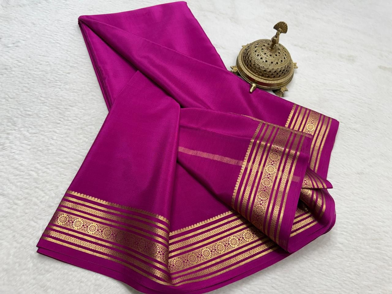 Pure Mysore Handloom Silk Saree with Traditional Border.