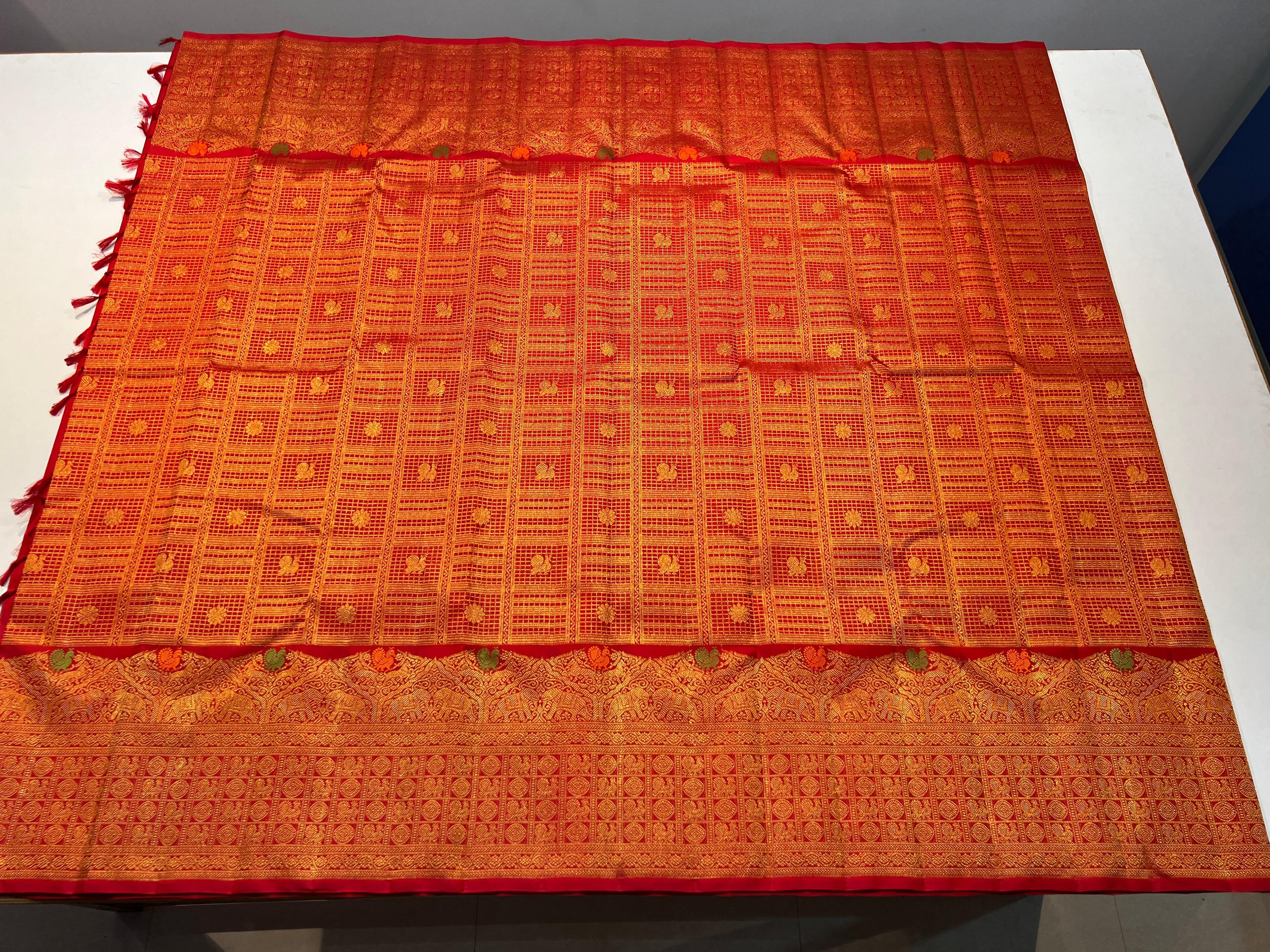 Pure Kanchipuram Handloom Silk Saree with Turning Border.