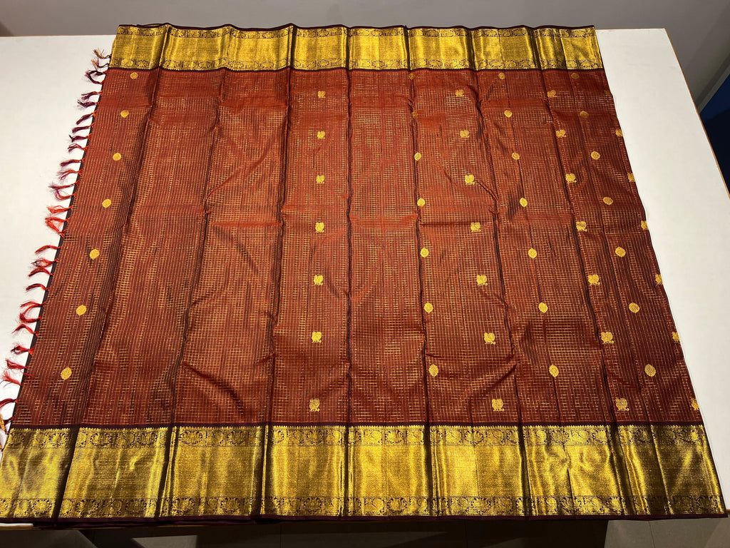 Kanchipuram Handloom Vaira Oosi Silk Saree with Gold Zari