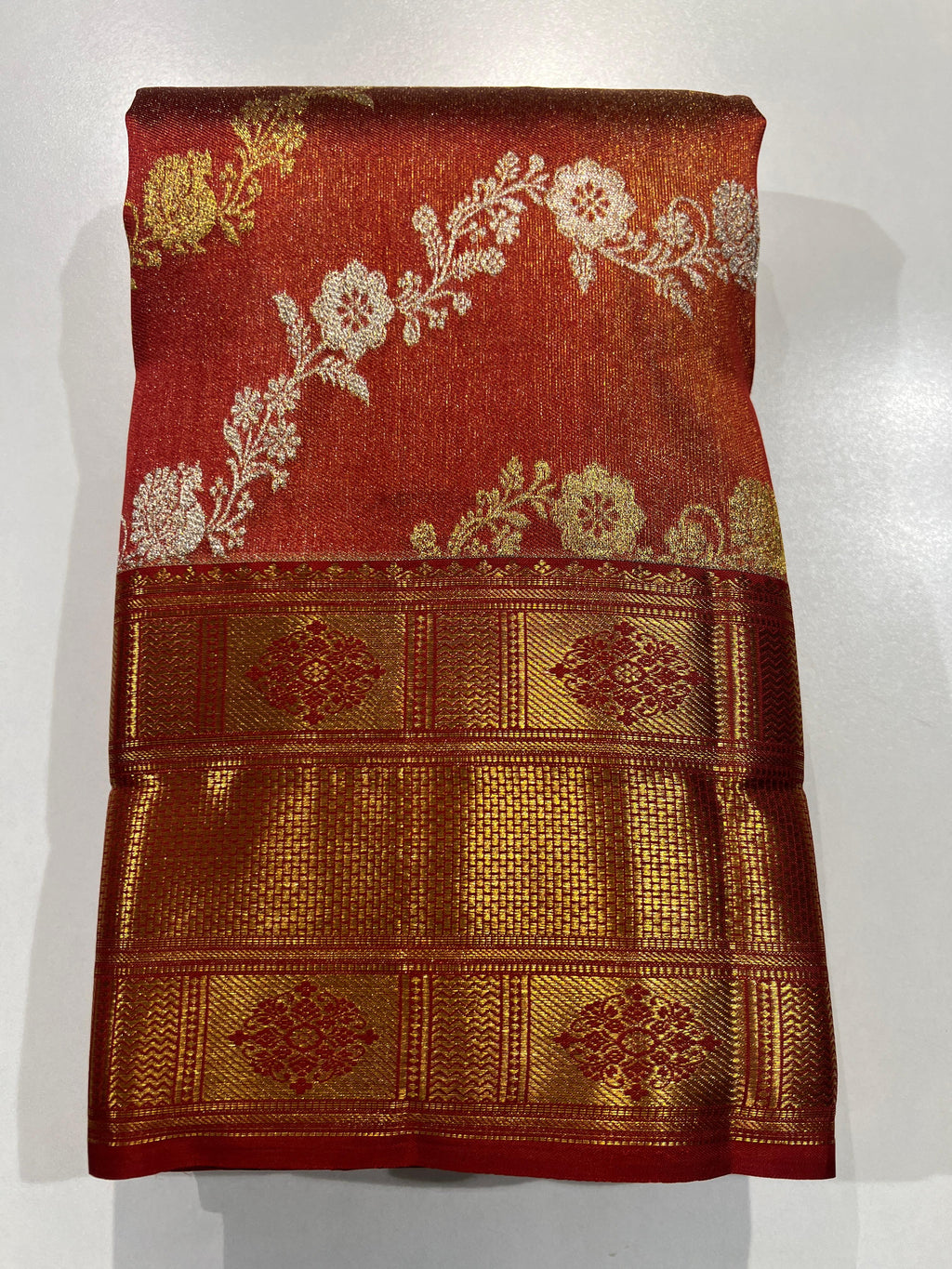 Pure Kanchipuram Handloom Tissue Silk Saree.