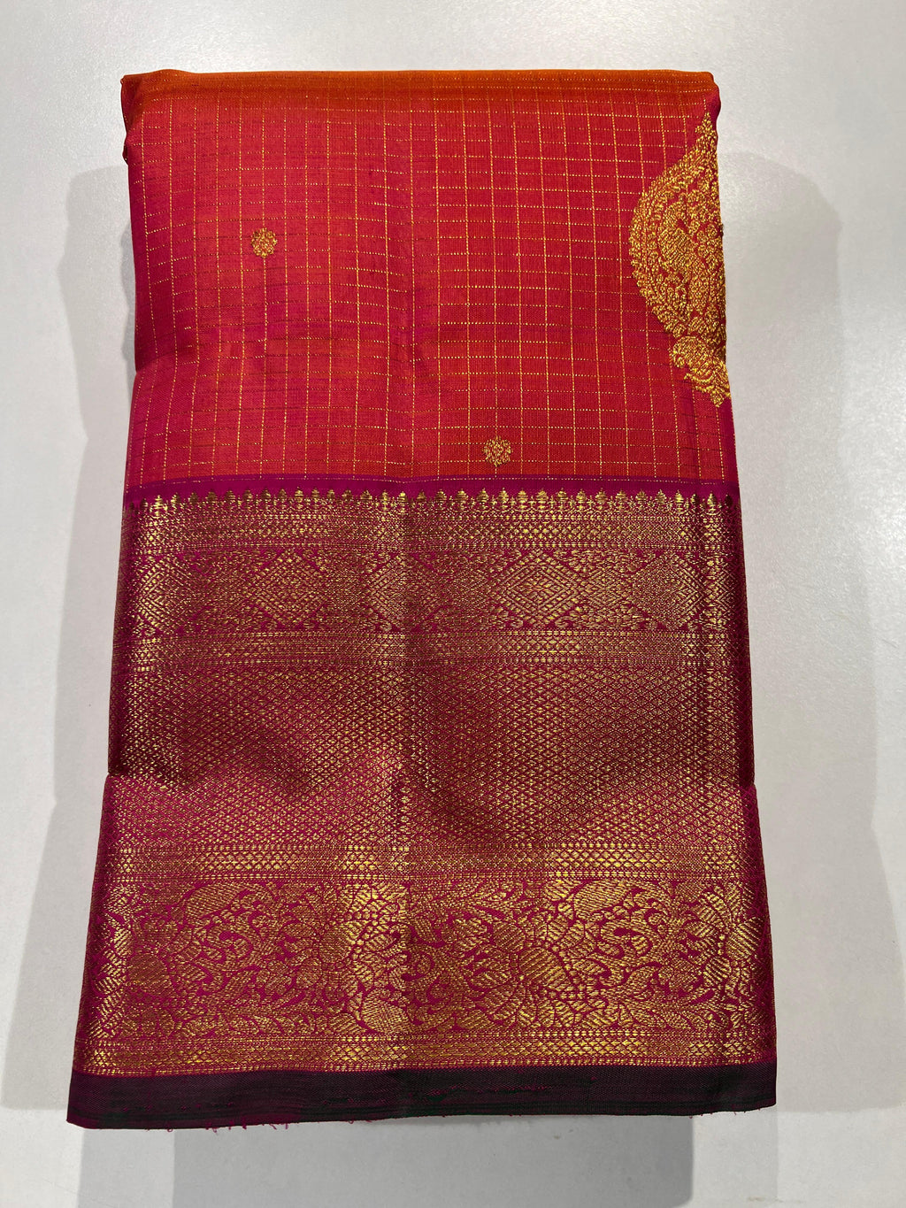 Pure Kanchipuram Handloom Vaira Oosi Silk Saree.