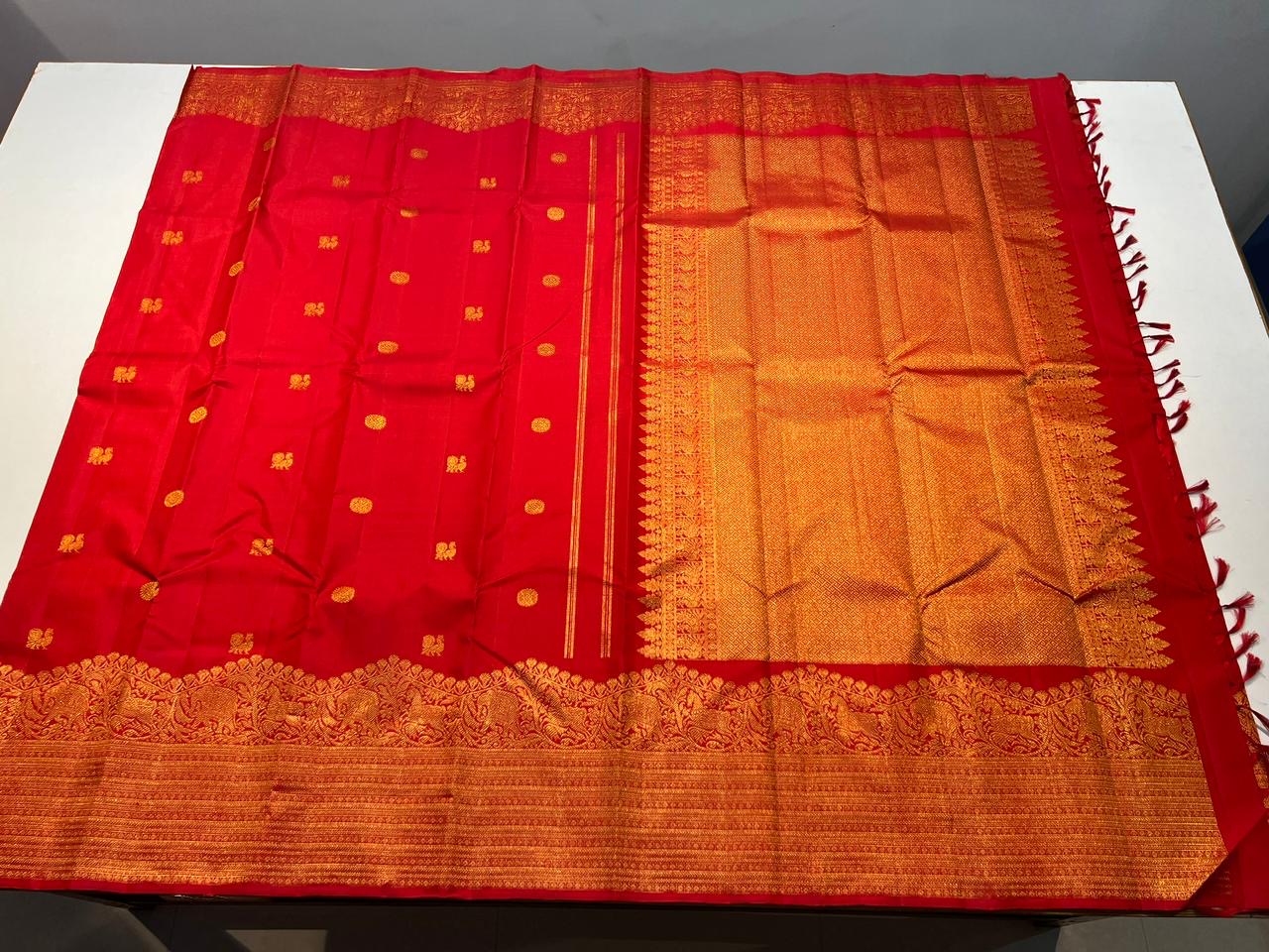Pure Kanchipuram Handloom Turning Border Silk Saree