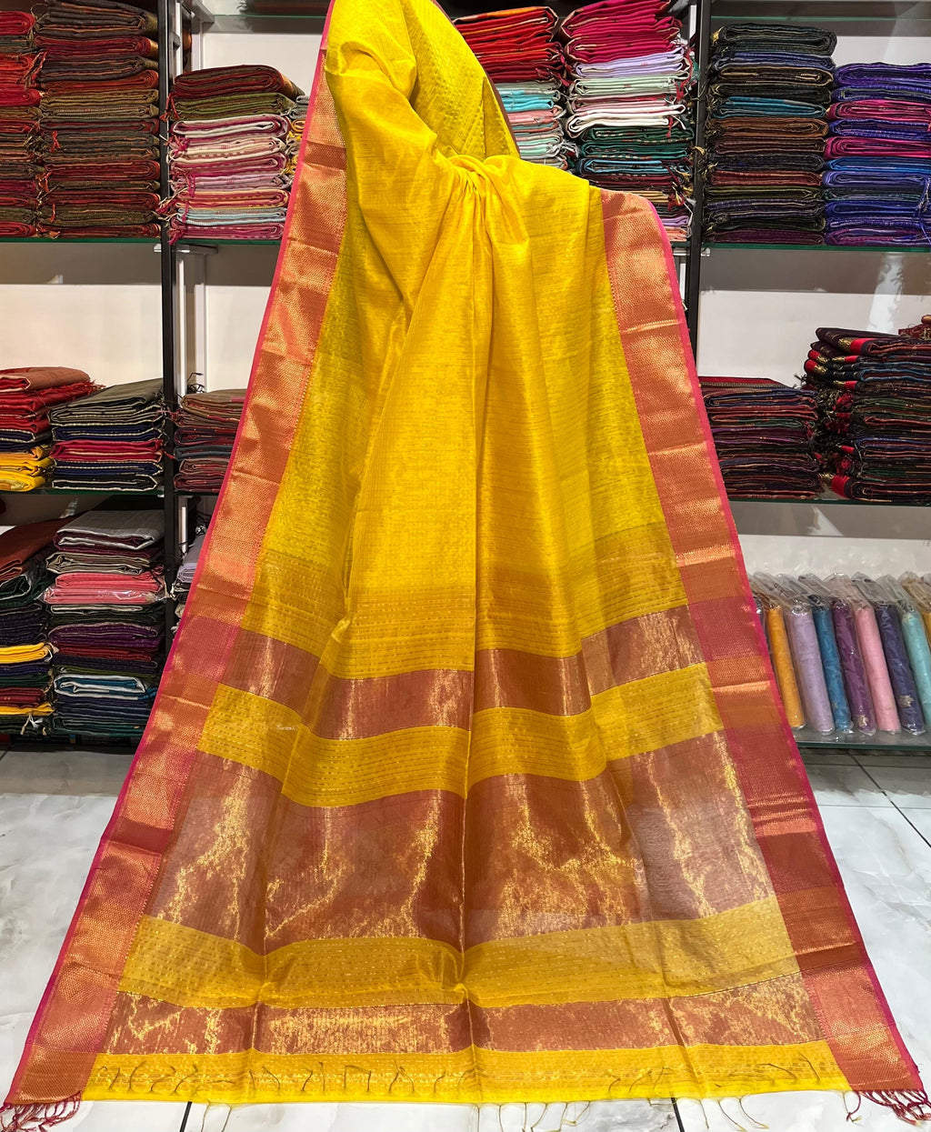 Traditional Pure Maheshwari Handwoven Zari Chexs Saree.