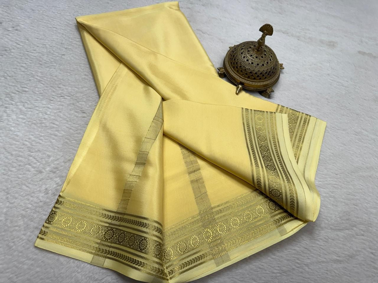 Pure Mysore Handloom Silk Saree with Traditional Border.