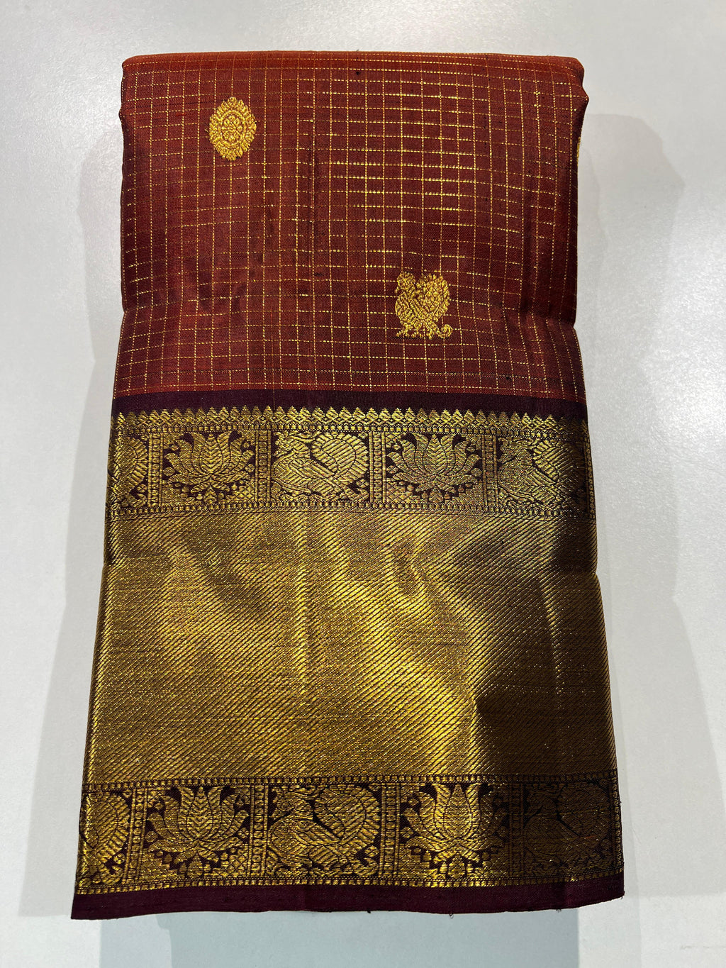Kanchipuram Handloom Vaira Oosi Silk Saree with Gold Zari