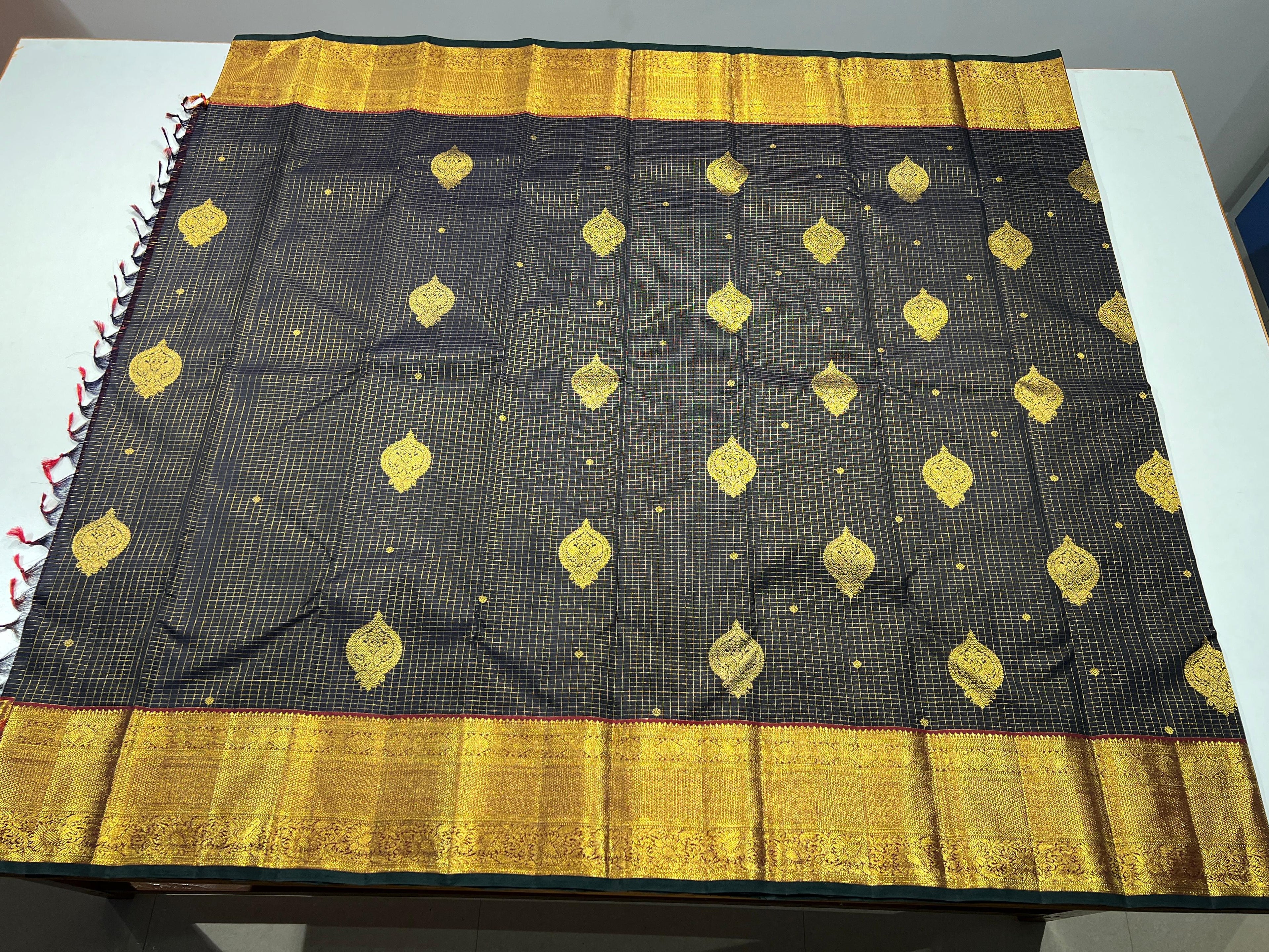 Kanchipuram Handloom Vaira Oosi Silk Saree