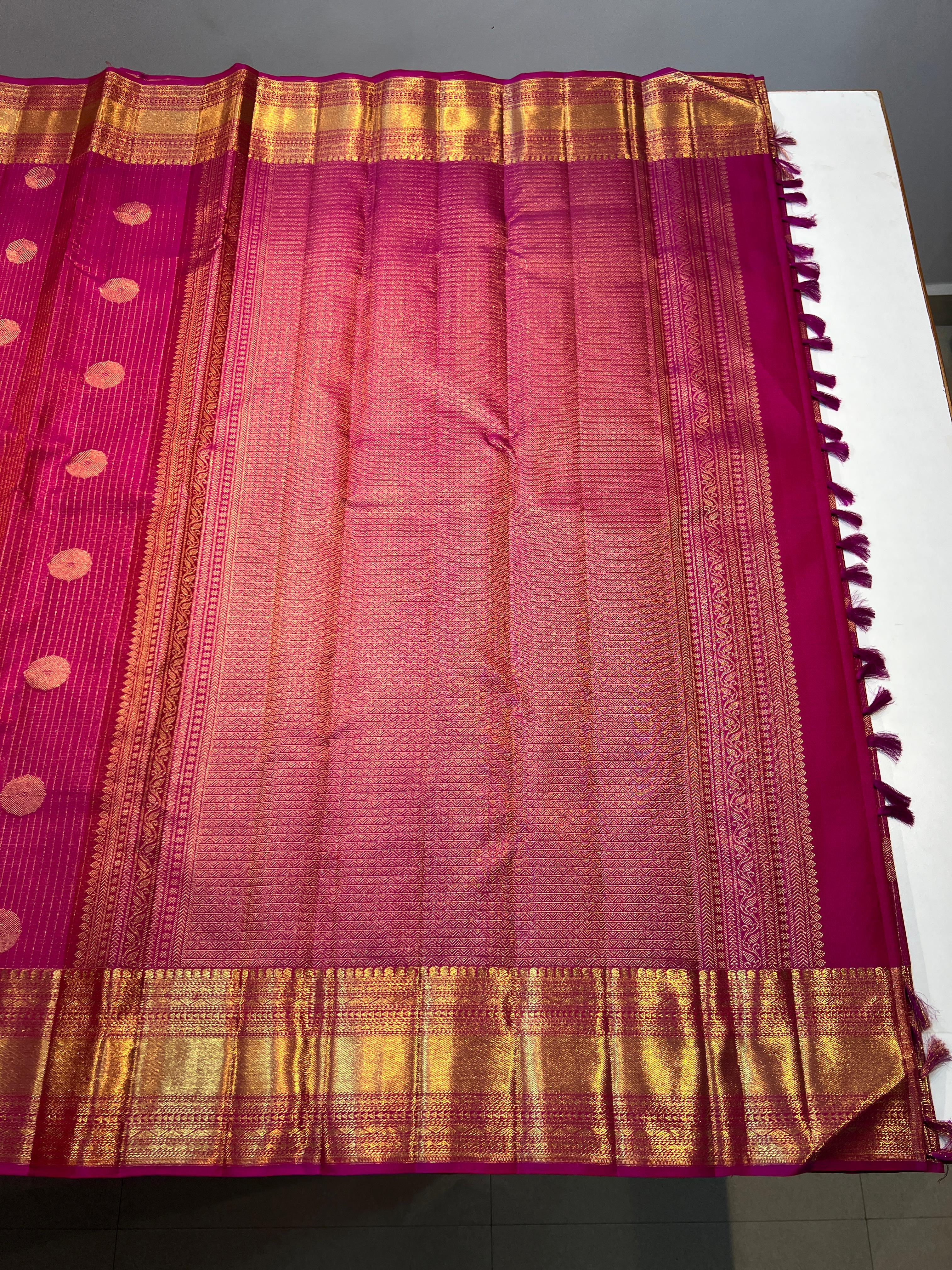 Pure Kanchipuram Handloom Vaira Oosi Silk Saree.
