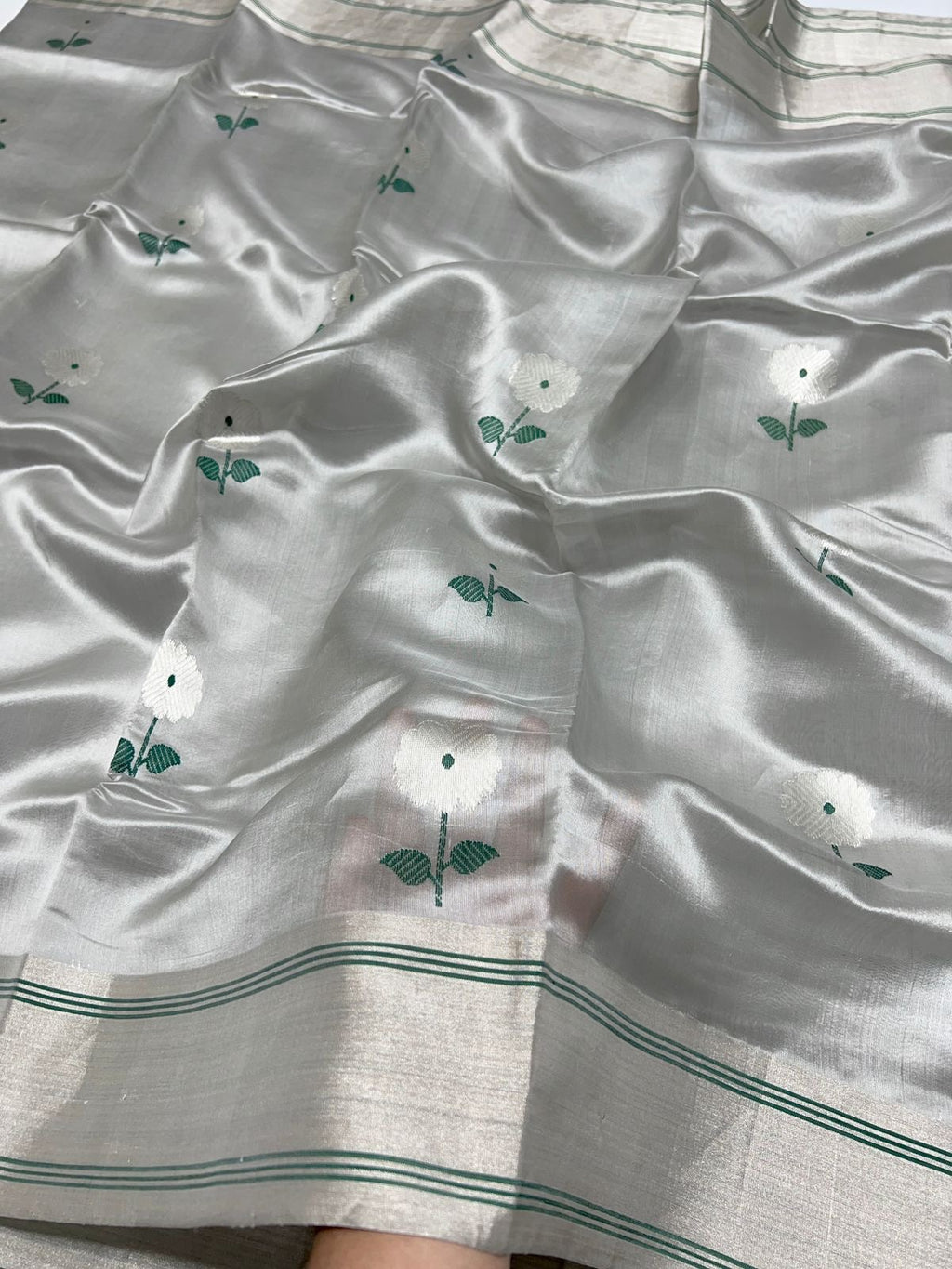 Pure Chanderi Handloom Pattu Silk Saree.