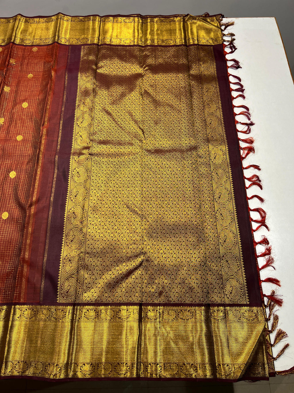Kanchipuram Handloom Vaira Oosi Silk Saree with Gold Zari