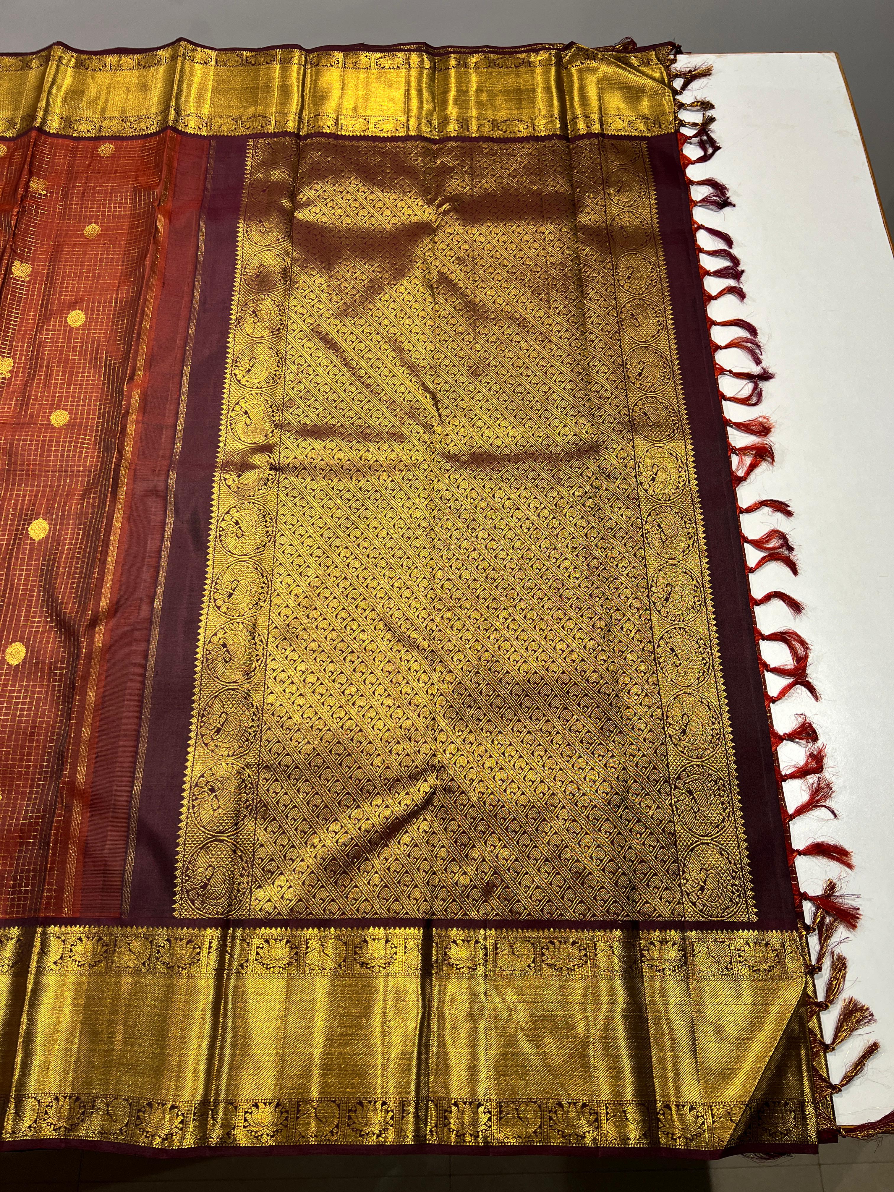 Kanchipuram Handloom Vaira Oosi Silk Saree with Gold Zari