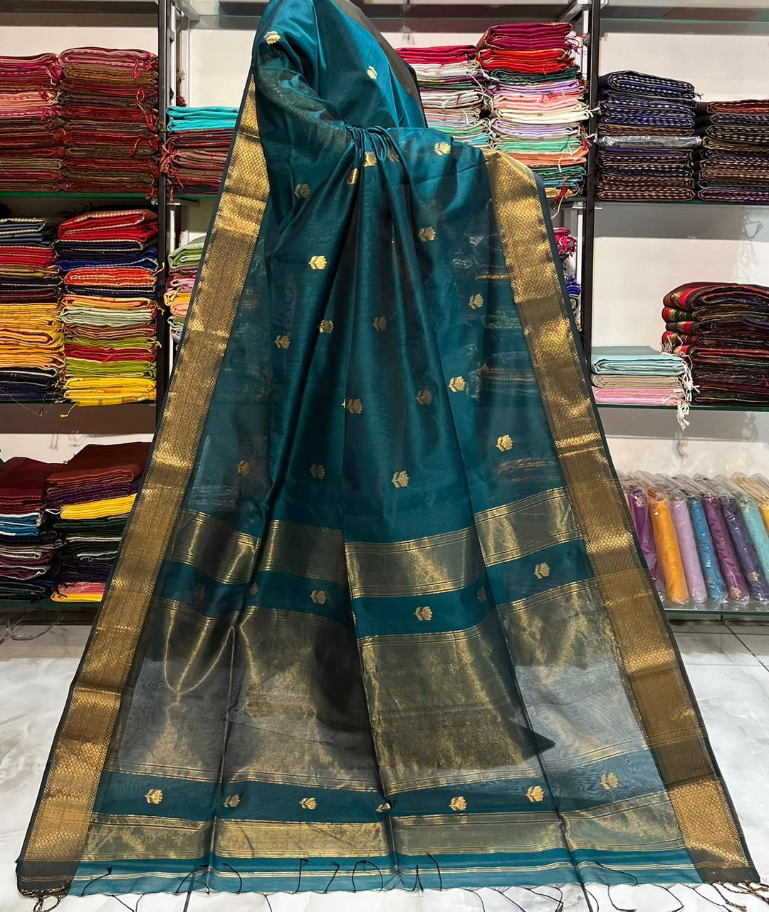 Traditional Cotton Silk Maheshwari Handwoven all Over Lotus Butti Saree.