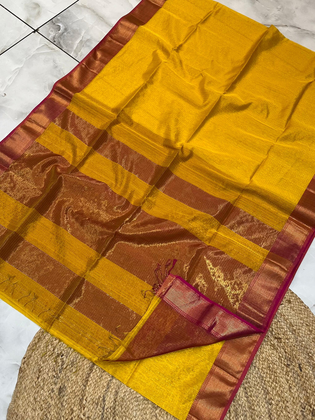 Traditional Pure Maheshwari Handwoven Zari Chexs Saree.