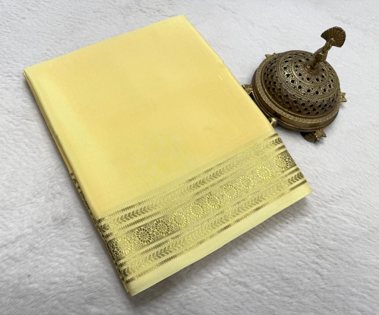 Pure Mysore Handloom Silk Saree with Traditional Border.