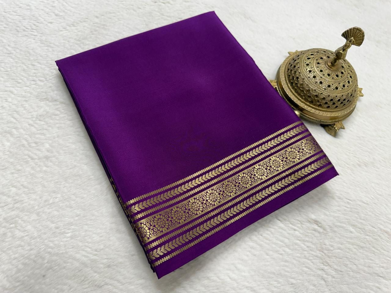 Pure Mysore Handloom Silk Saree with Traditional Border.