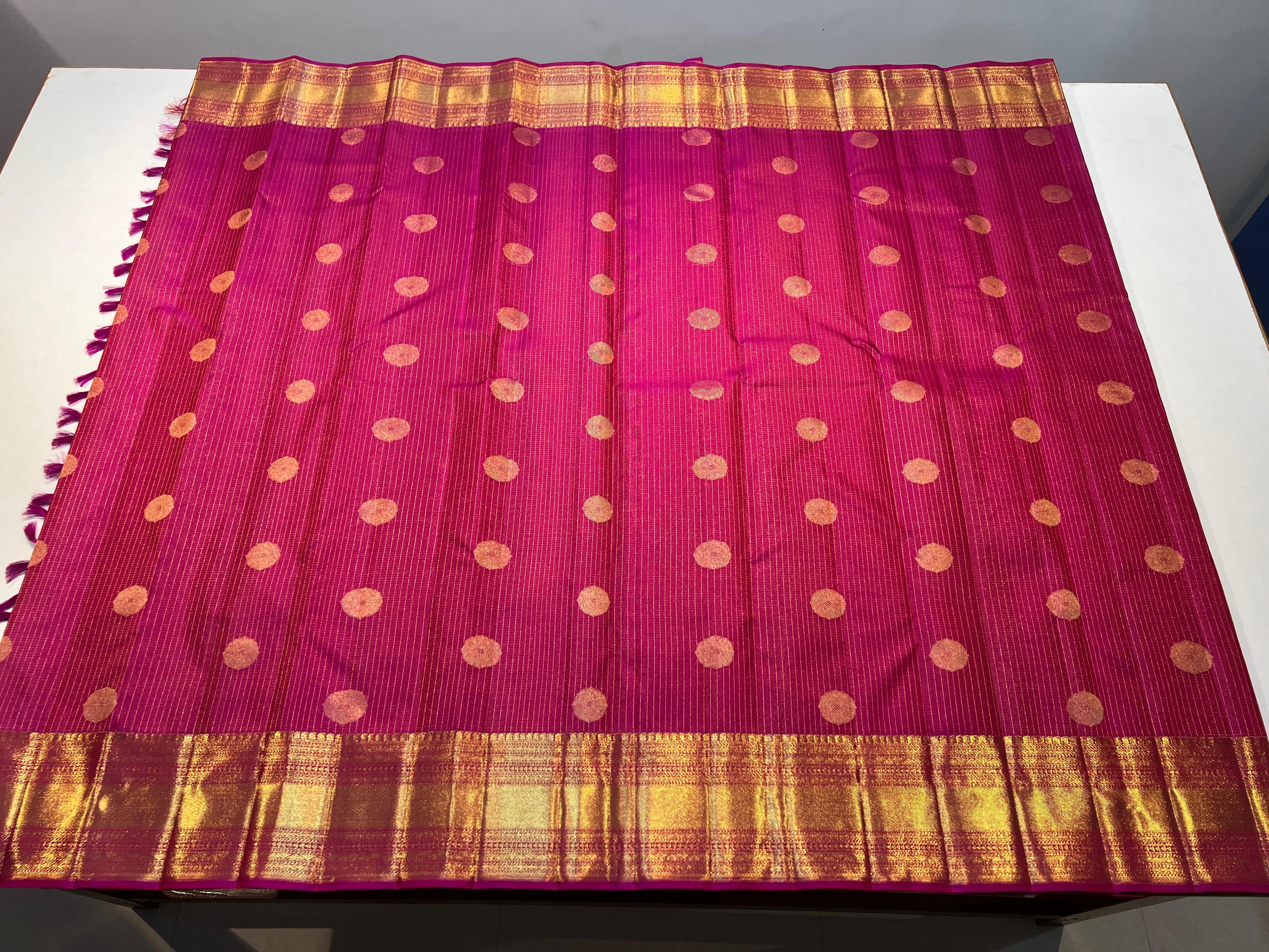 Pure Kanchipuram Handloom Vaira Oosi Silk Saree.