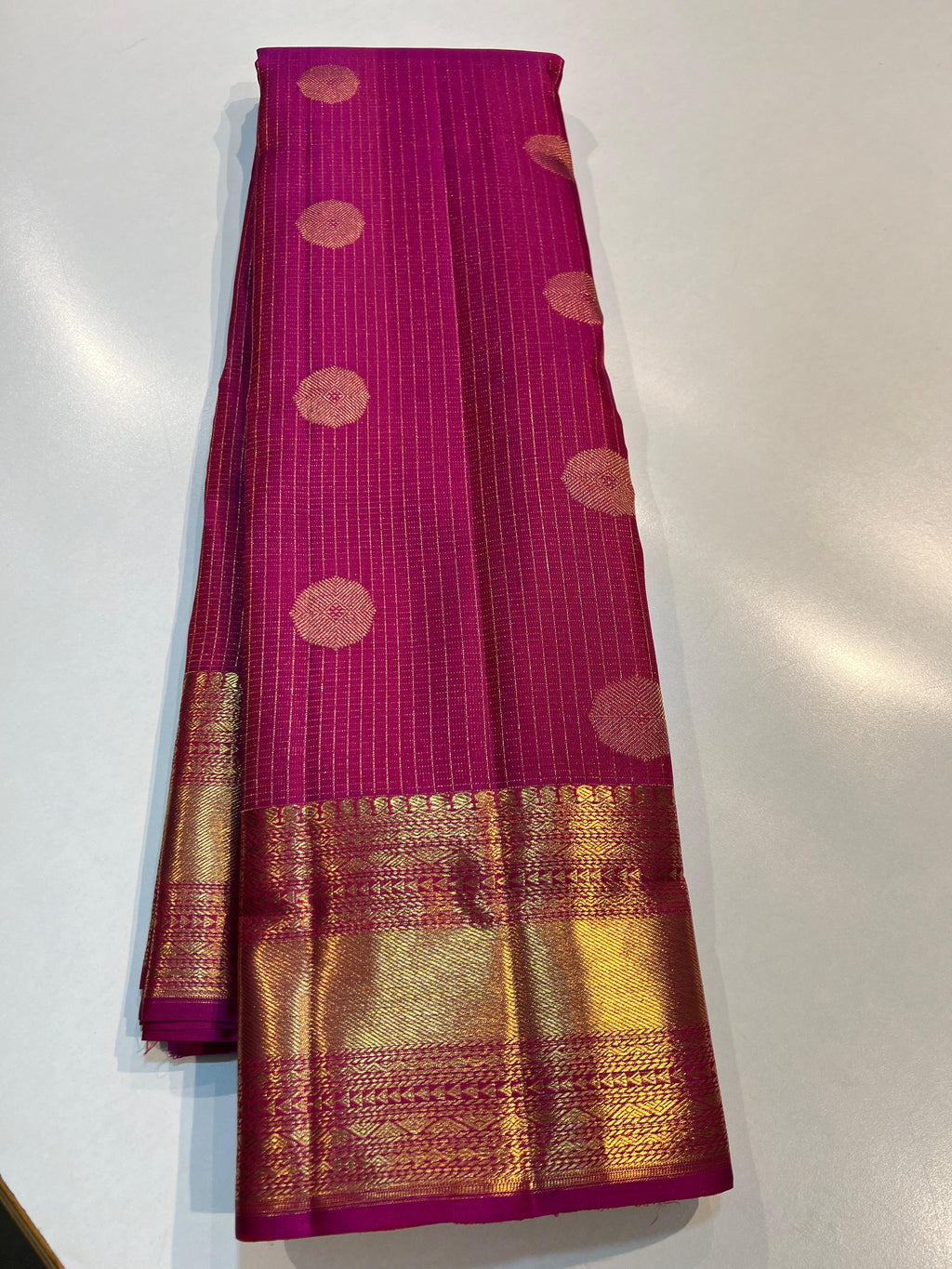 Pure Kanchipuram Handloom Vaira Oosi Silk Saree.