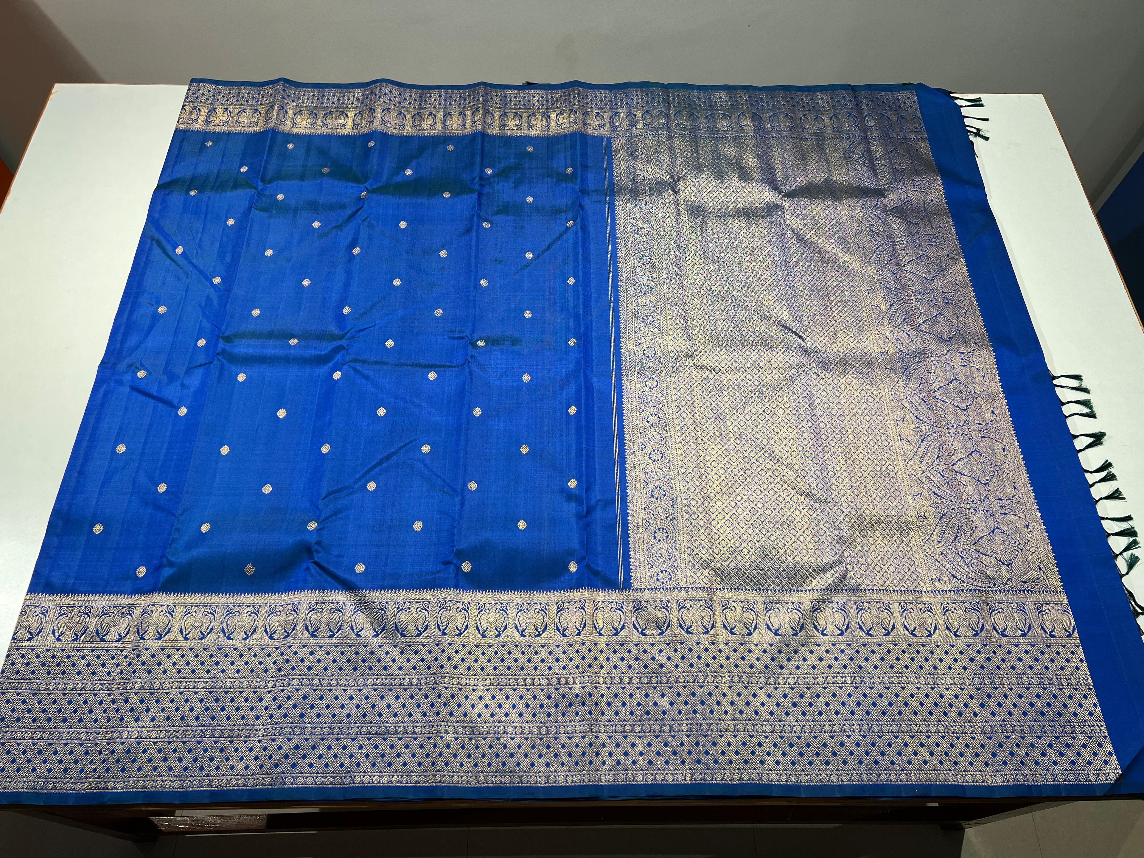 Pure Kanchipuram Handloom Turning Border Silk Saree