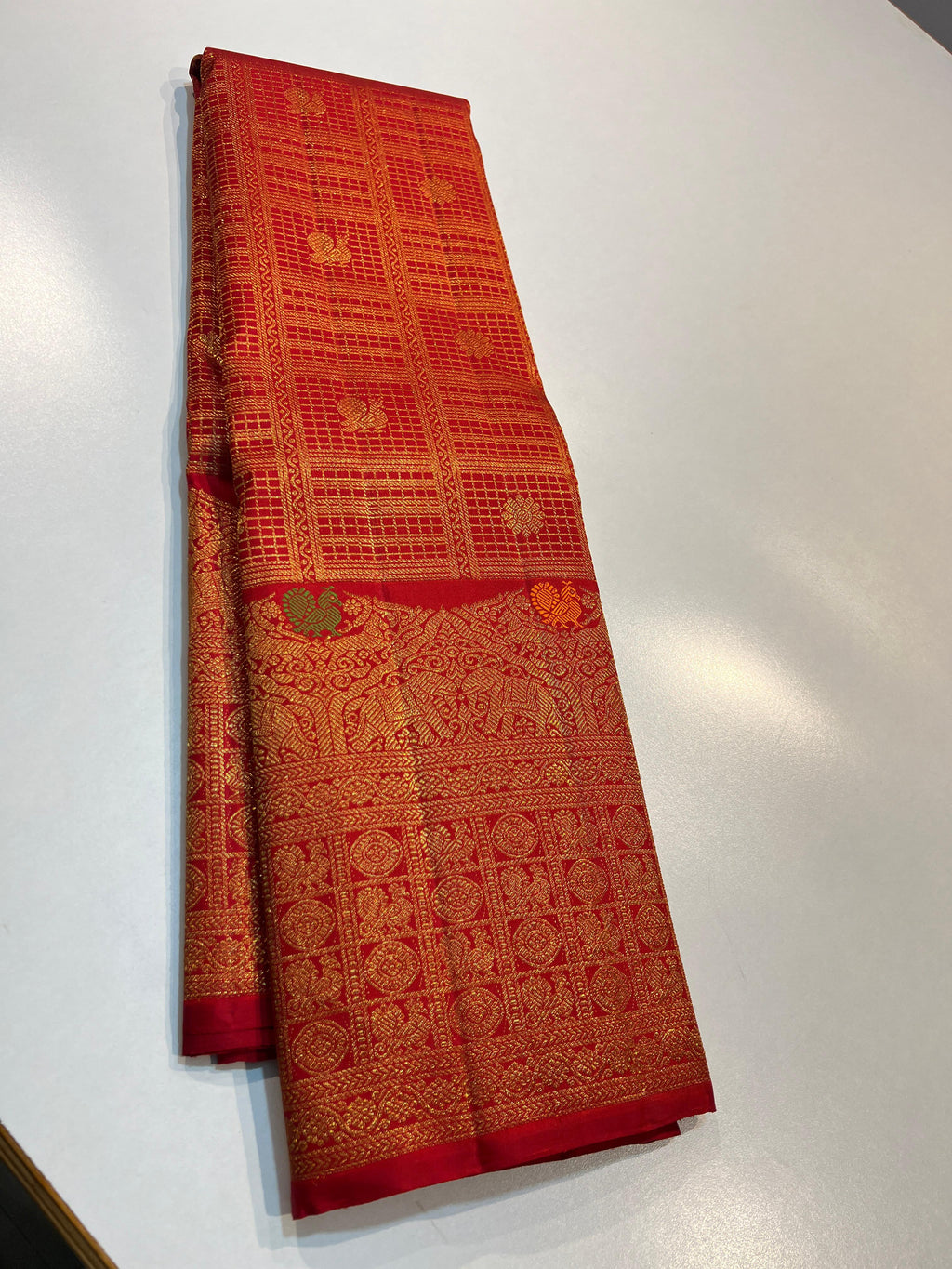 Pure Kanchipuram Handloom Silk Saree with Turning Border.