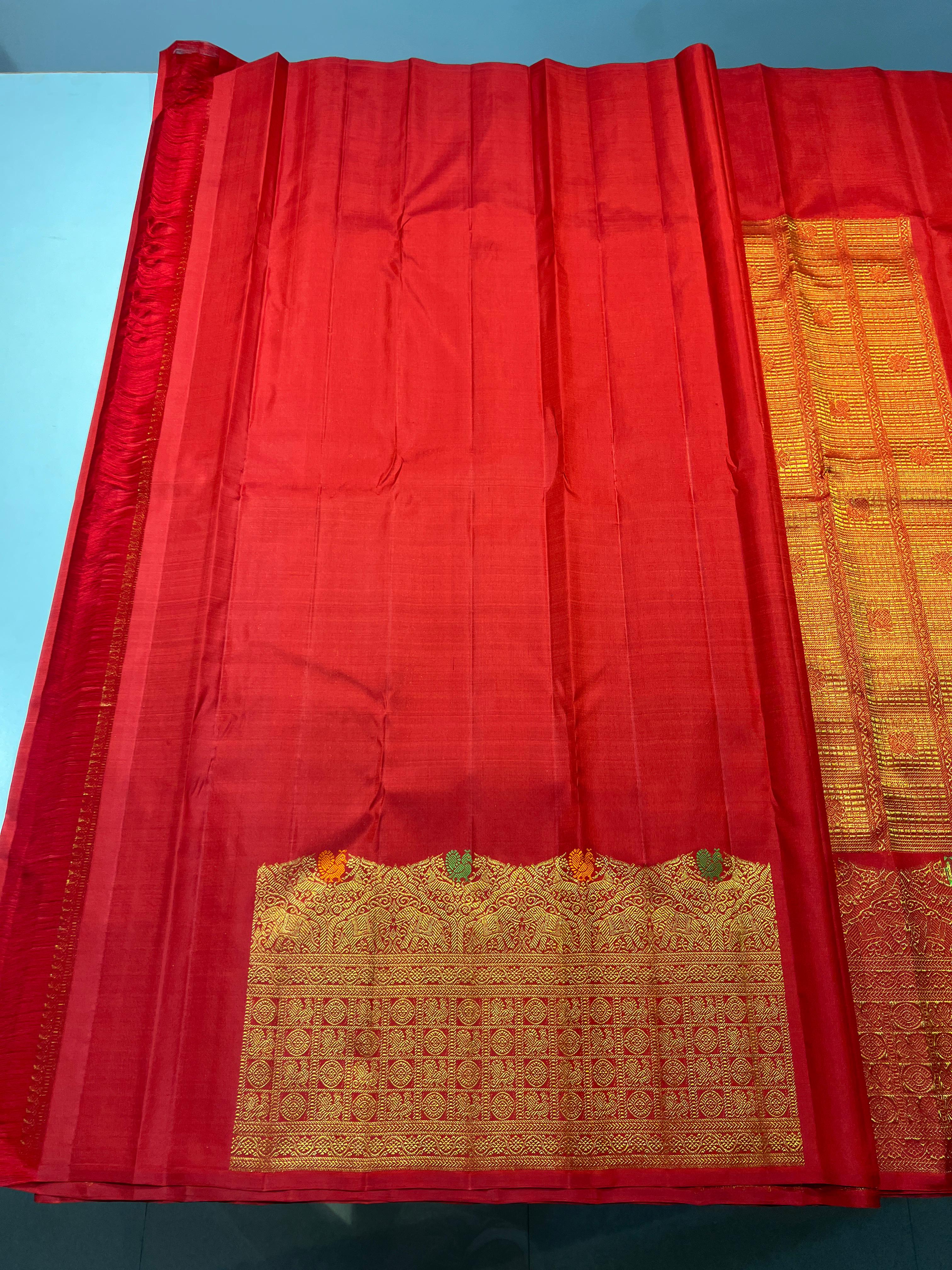 Pure Kanchipuram Handloom Silk Saree with Turning Border.