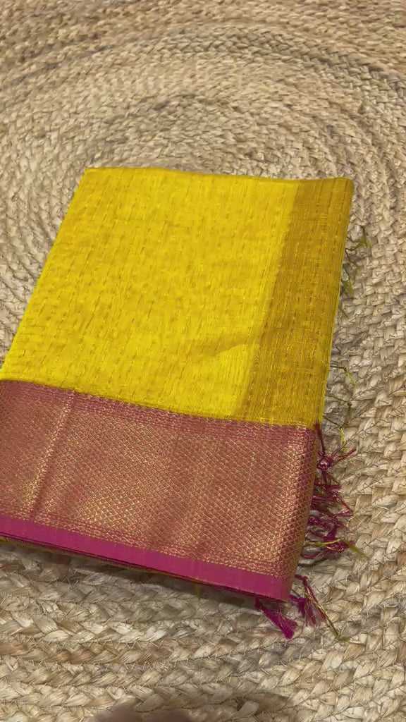 Traditional Pure Maheshwari Handwoven Zari Chexs Saree.