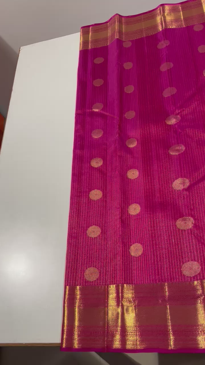 Pure Kanchipuram Handloom Vaira Oosi Silk Saree.