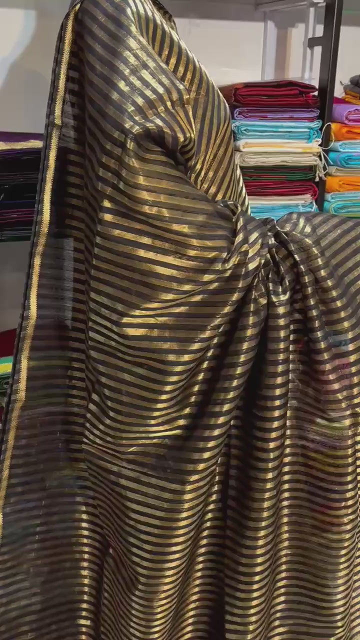 Traditional Cotton Silk Maheshwari Handwoven Zari Stripe Tissue Pallu Saree.