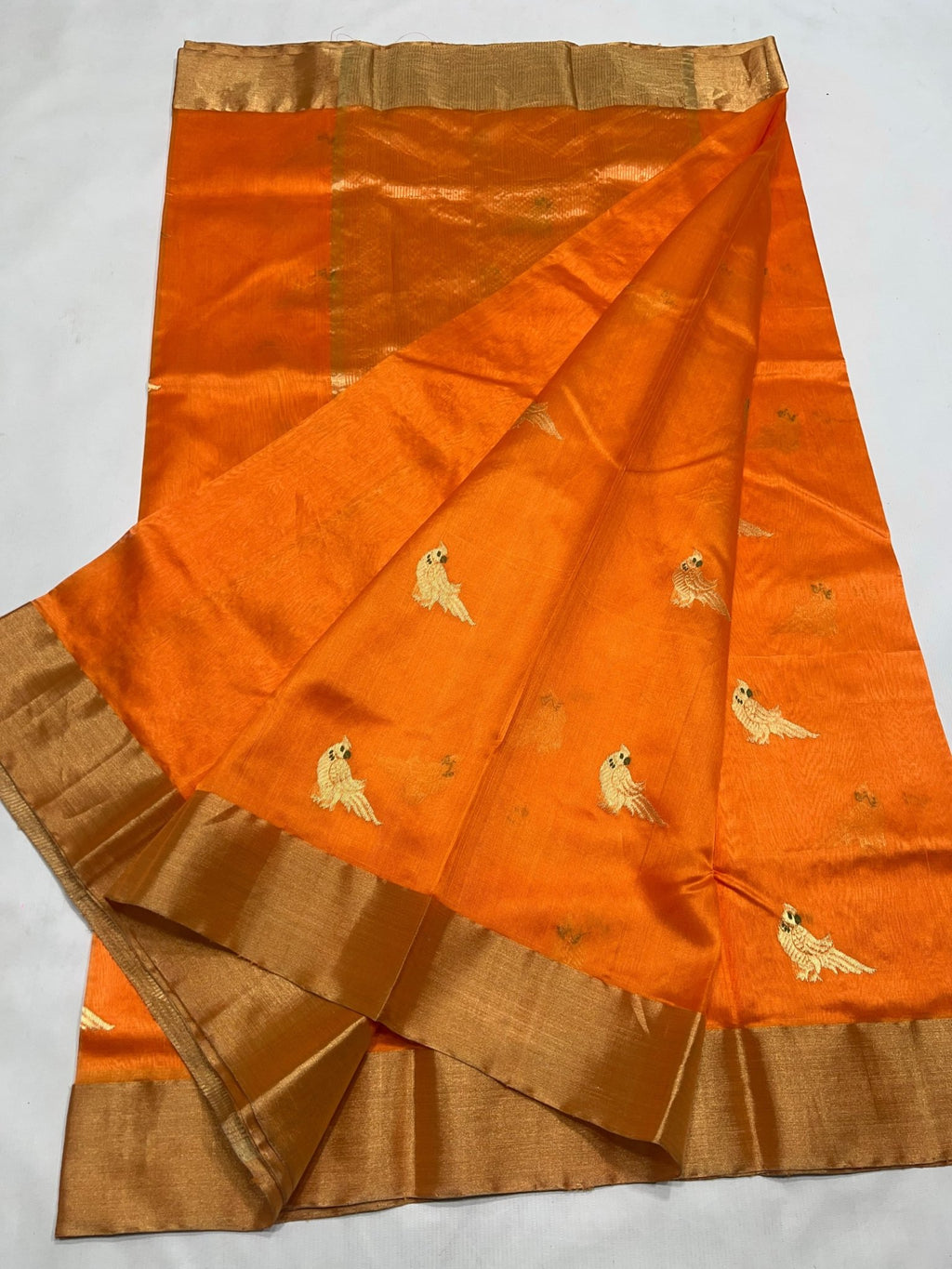 Pure Chanderi Handloom Pattu Silk Saree. - Silk Stories