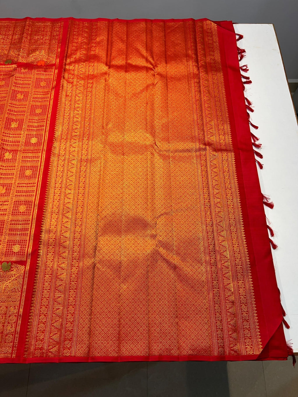 Pure Kanchipuram Handloom Silk Saree with Turning Border. - Silk Stories