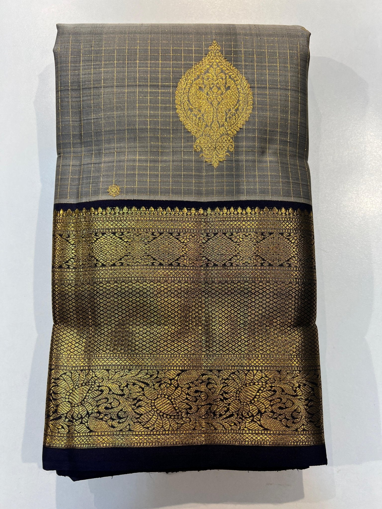 Pure Kanchipuram Handloom Vaira Oosi Silk Saree. - Silk Stories