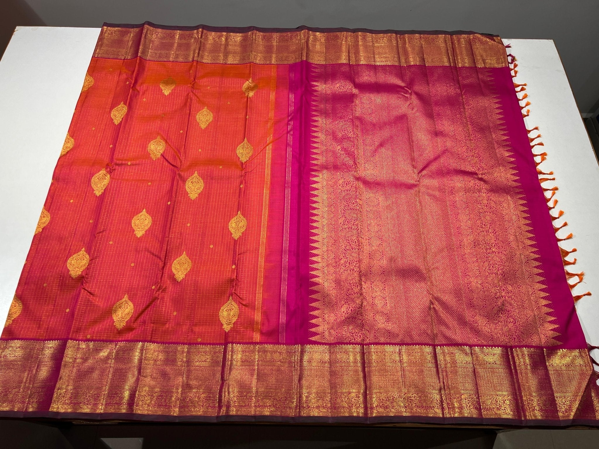 Pure Kanchipuram Handloom Vaira Oosi Silk Saree. - Silk Stories