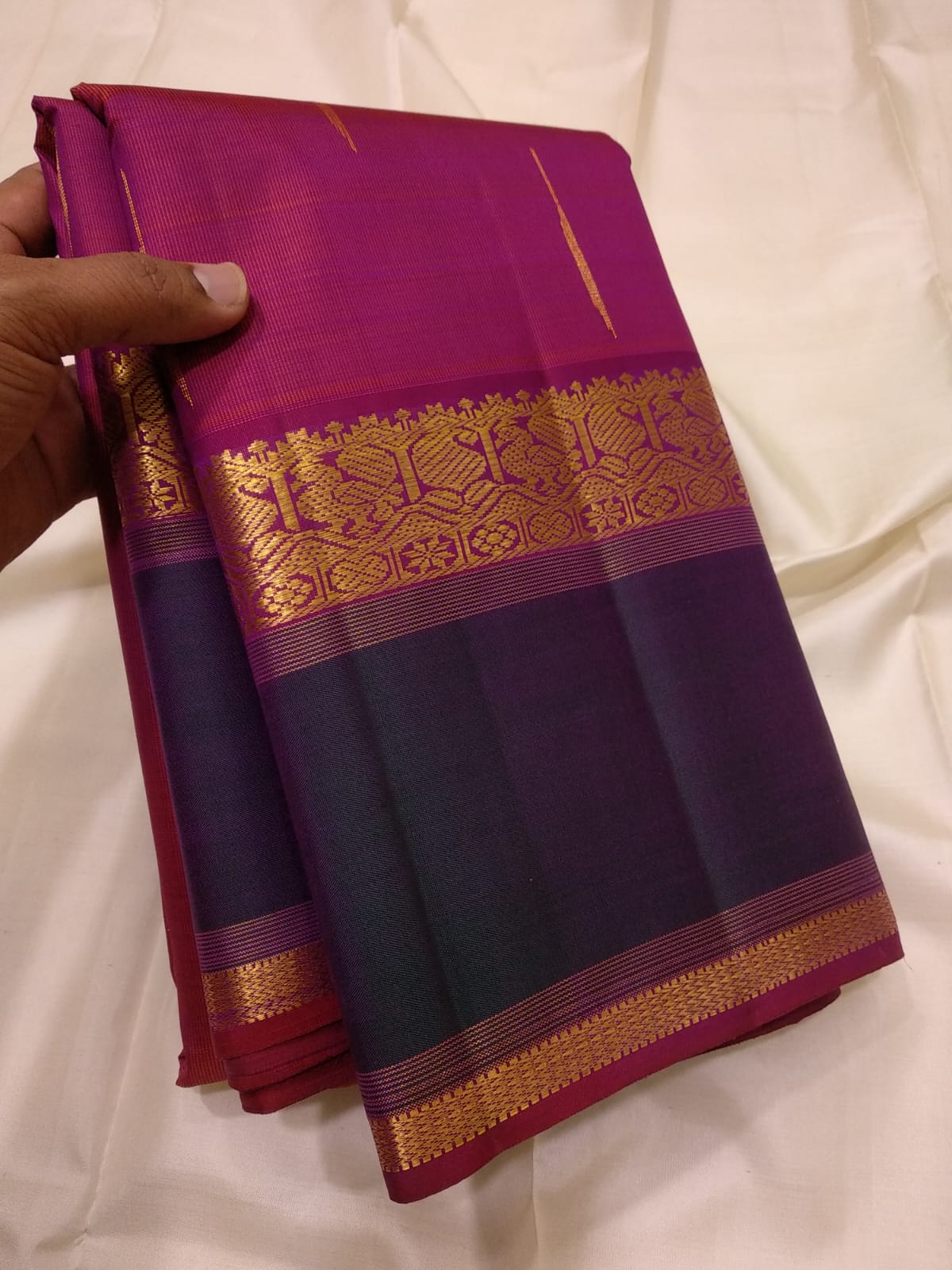 Pure Kanchipuram Silk Saree | Dual Shade Maroon Orange Saree | Malli Arampu Butta | Vintage Border | Handwoven Silk Wedding Saree - Silk Stories