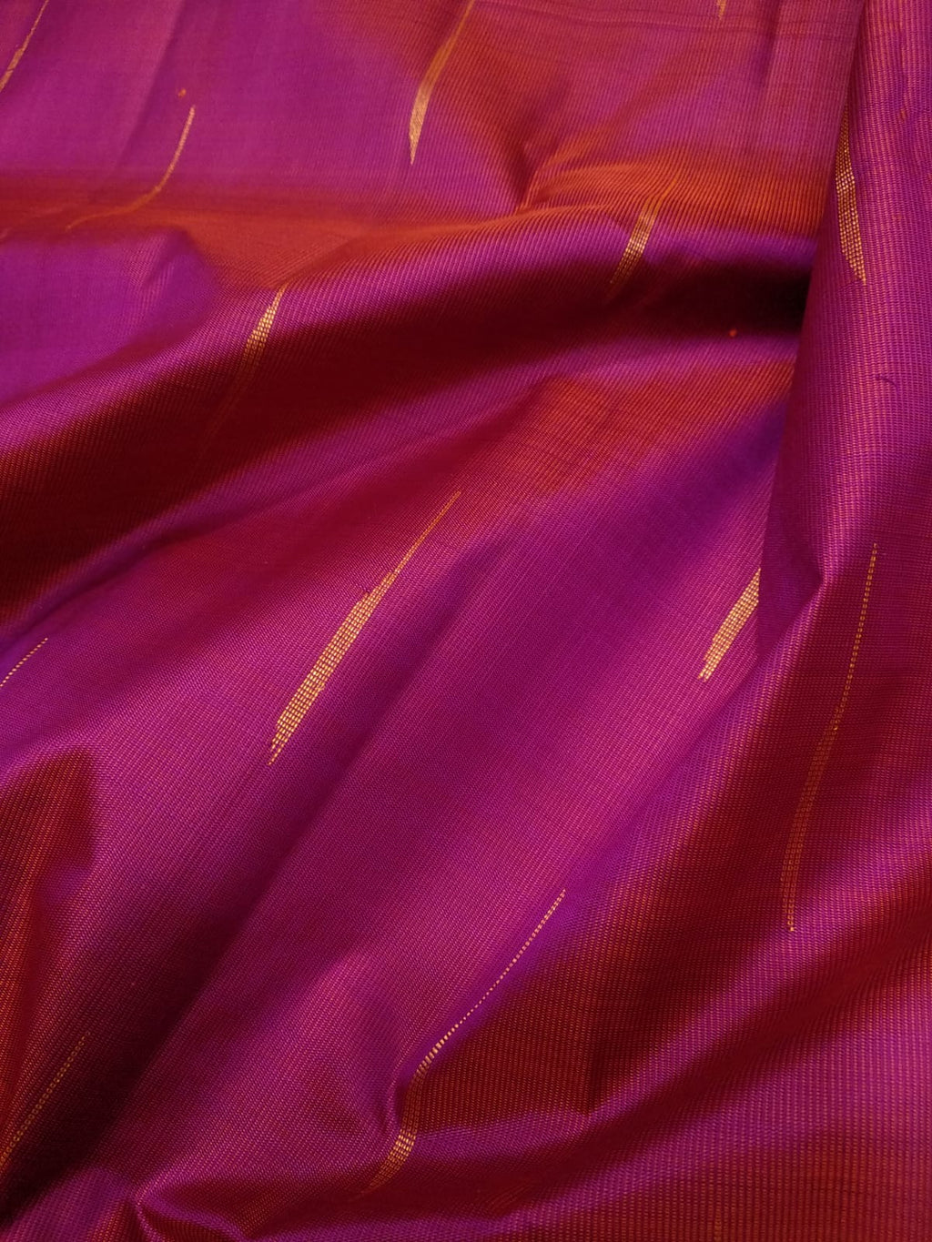 Pure Kanchipuram Silk Saree | Dual Shade Maroon Orange Saree | Malli Arampu Butta | Vintage Border | Handwoven Silk Wedding Saree - Silk Stories