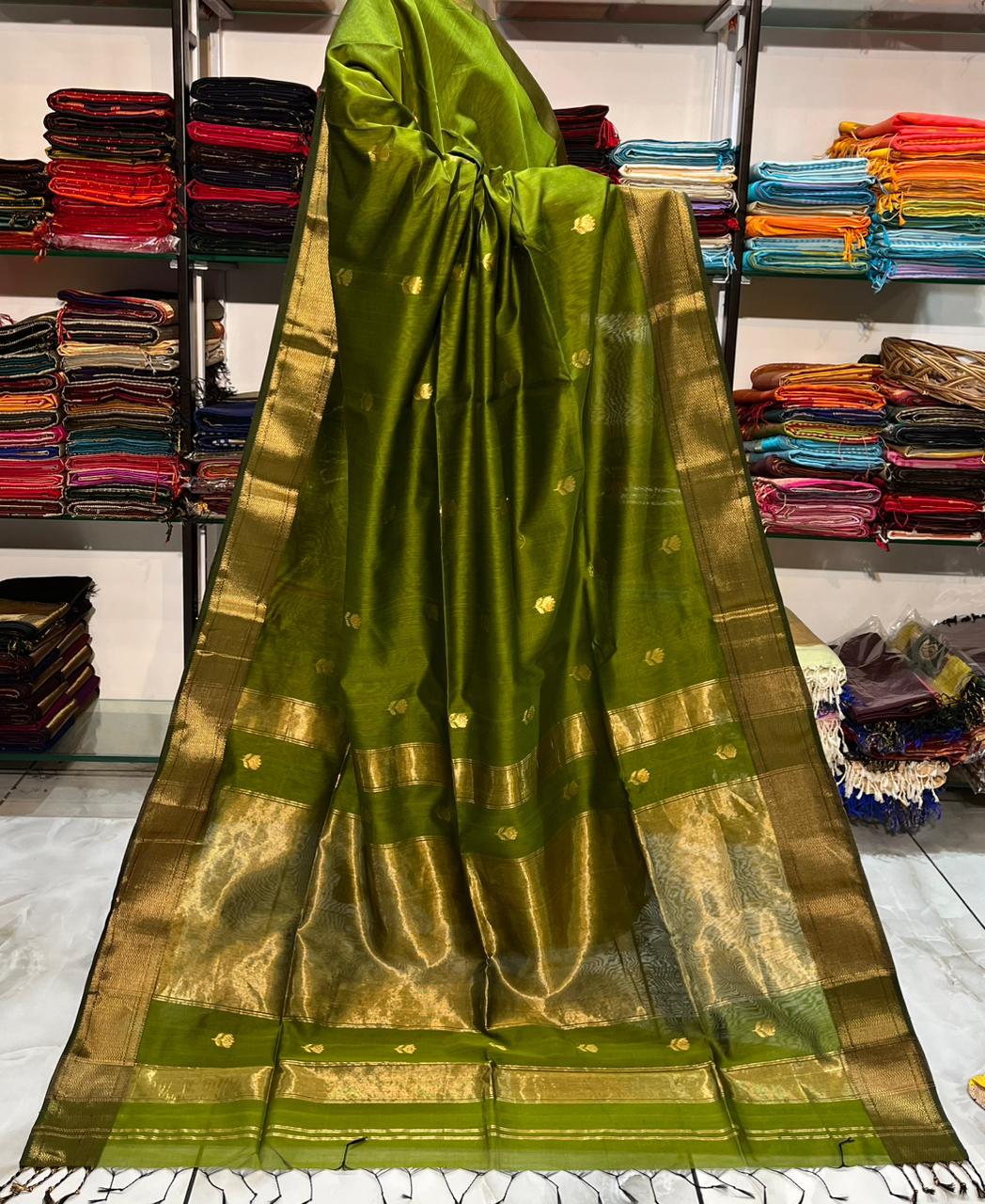 Traditional Cotton Silk Maheshwari Handwoven all Over Lotus Butti Saree. - Silk Stories