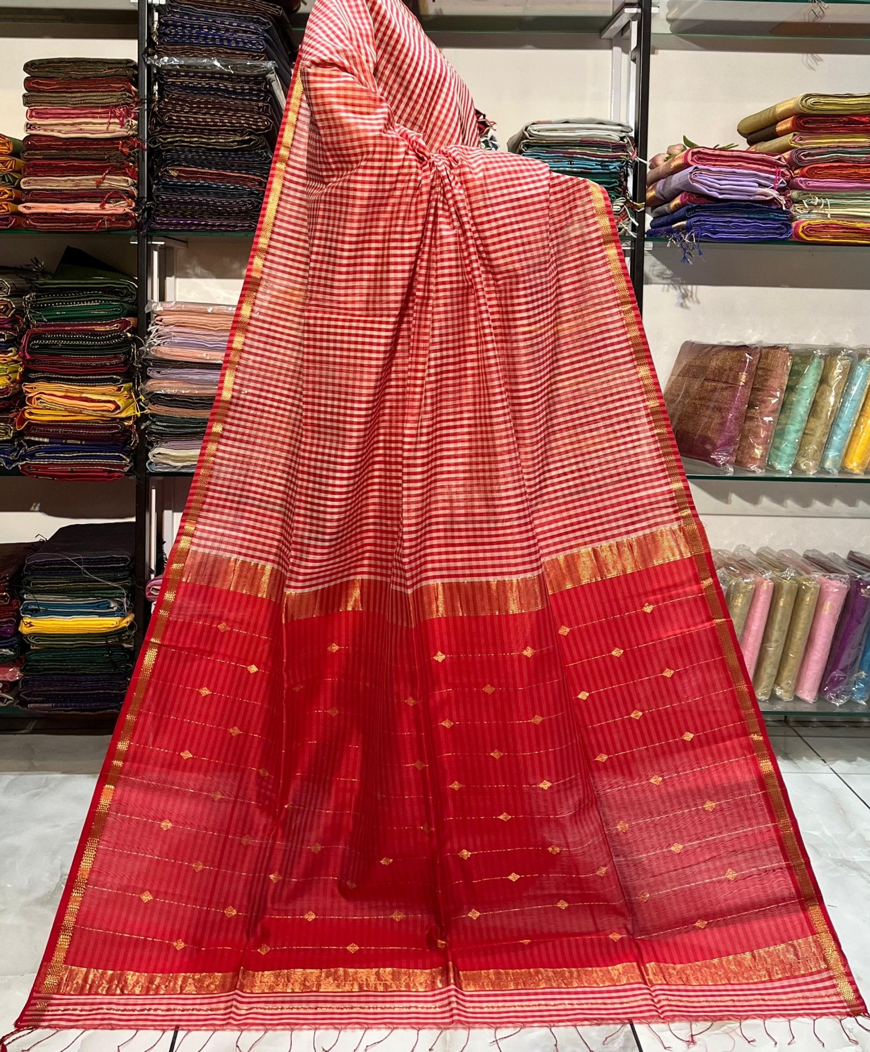 Traditional Cotton Silk Maheshwari Handwoven Chex Buti Line Pallu Saree. - Silk Stories
