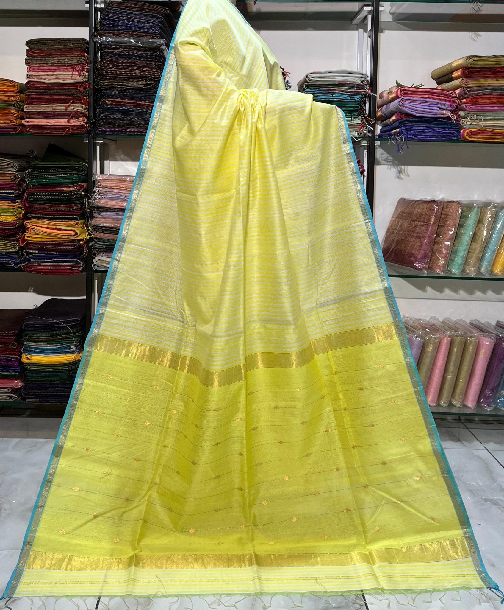 Traditional Cotton Silk Maheshwari Handwoven Chex Buti Line Pallu Saree. - Silk Stories