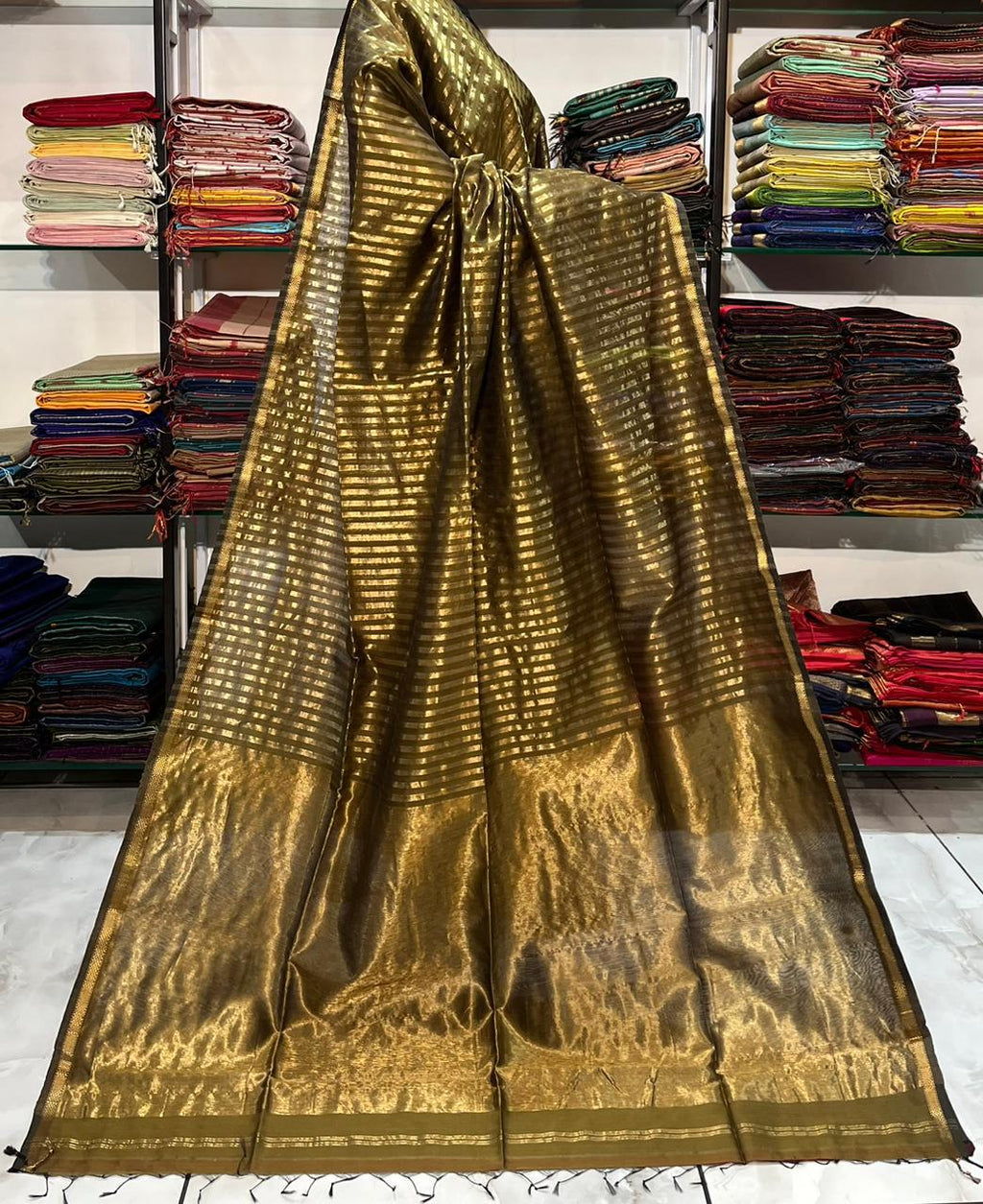 Traditional Cotton Silk Maheshwari Handwoven Zari Stripe Tissue Pallu Saree. - Silk Stories