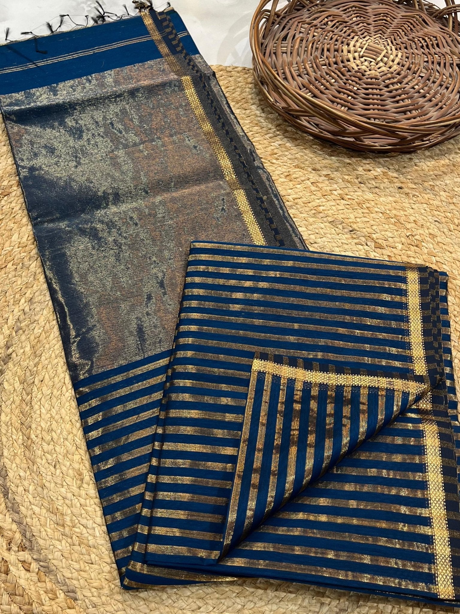 Traditional Cotton Silk Maheshwari Handwoven Zari Stripe Tissue Pallu Saree. - Silk Stories