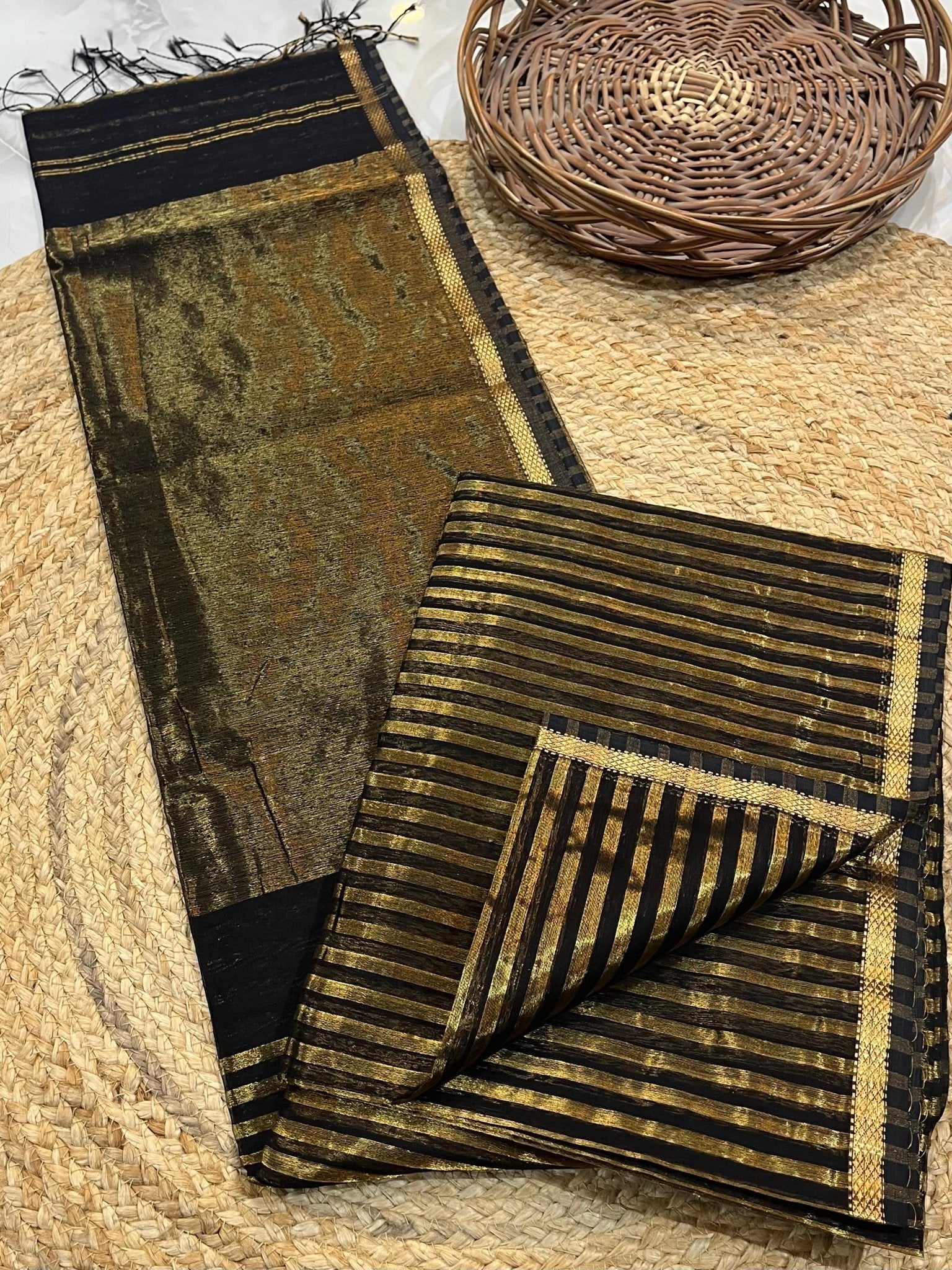 Traditional Cotton Silk Maheshwari Handwoven Zari Stripe Tissue Pallu Saree. - Silk Stories